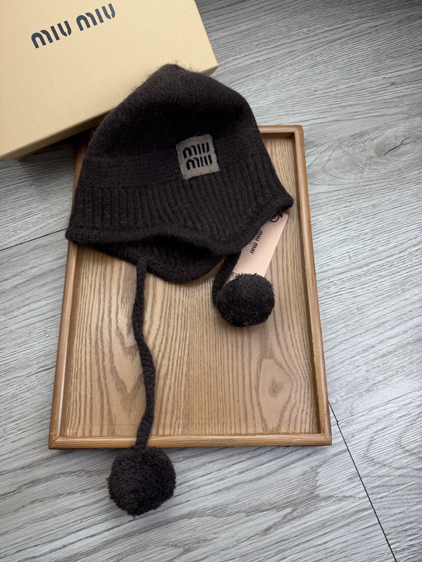 。miumiu。【羊毛单帽】客供小羊毛！珍贵典藏的灵魂帽子！客供色纱.每个颜色都非常好看！经典！手感软腻