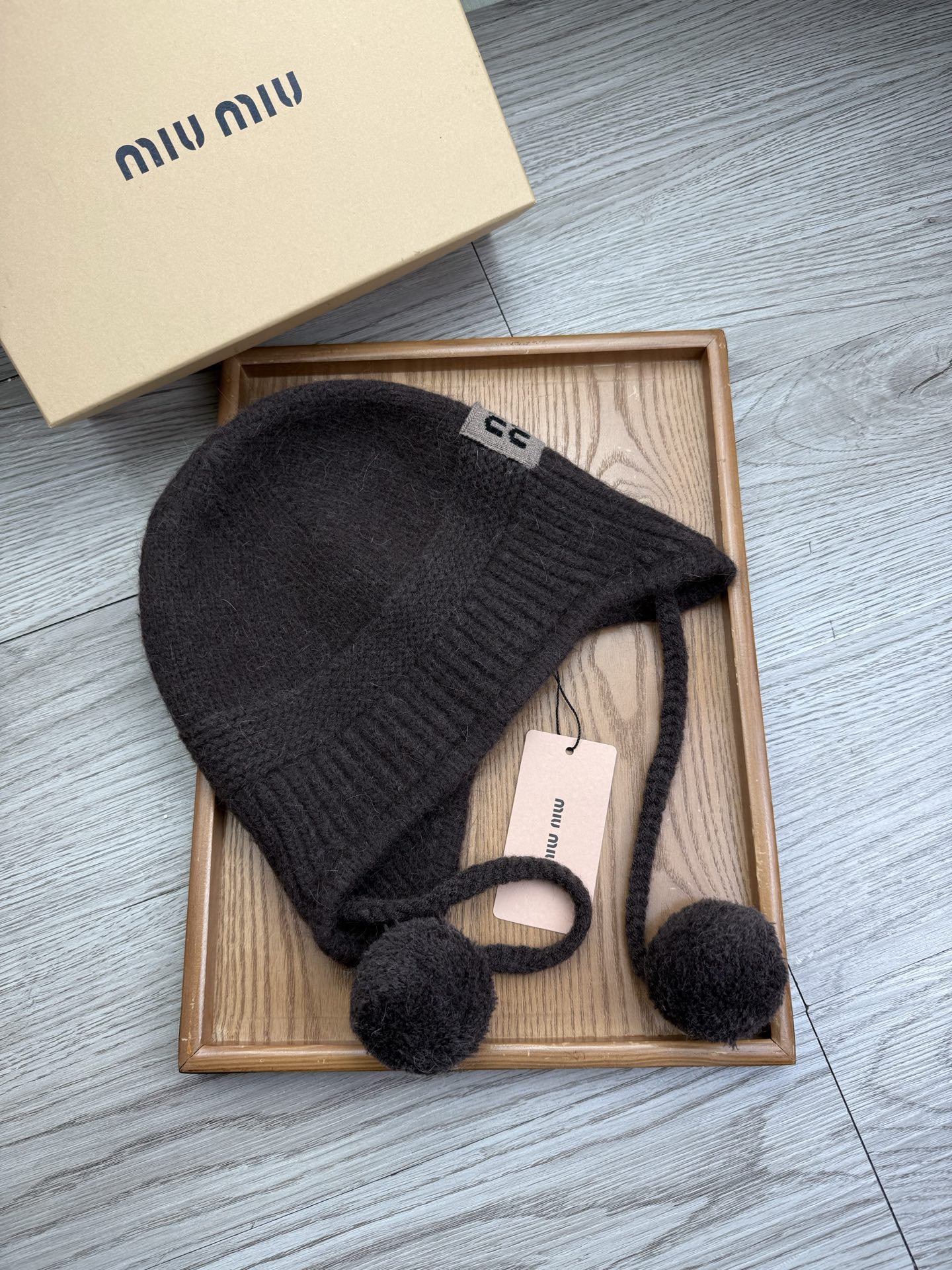 。miumiu。【羊毛单帽】客供小羊毛！珍贵典藏的灵魂帽子！客供色纱.每个颜色都非常好看！经典！手感软腻