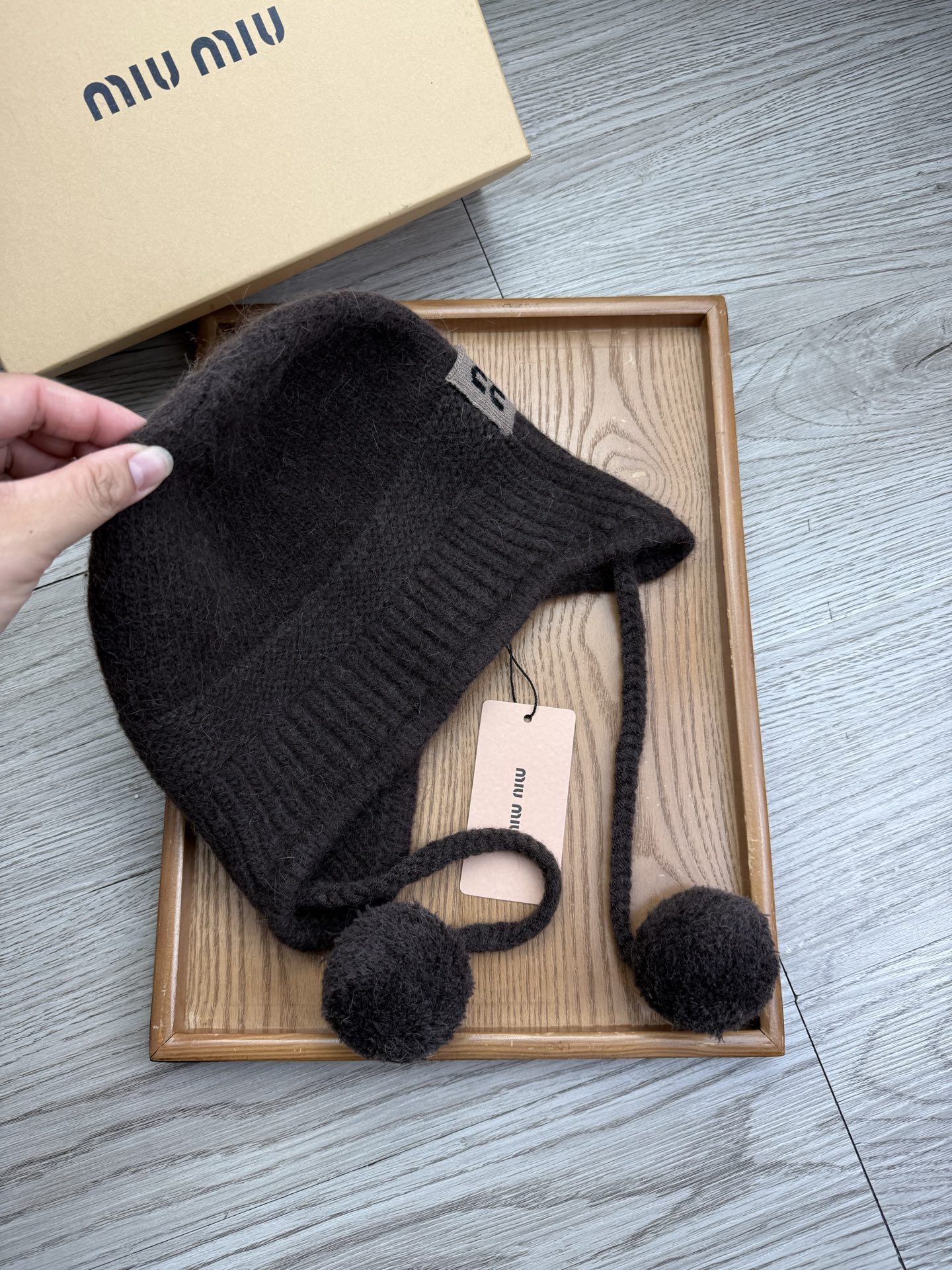 。miumiu。【羊毛单帽】客供小羊毛！珍贵典藏的灵魂帽子！客供色纱.每个颜色都非常好看！经典！手感软腻