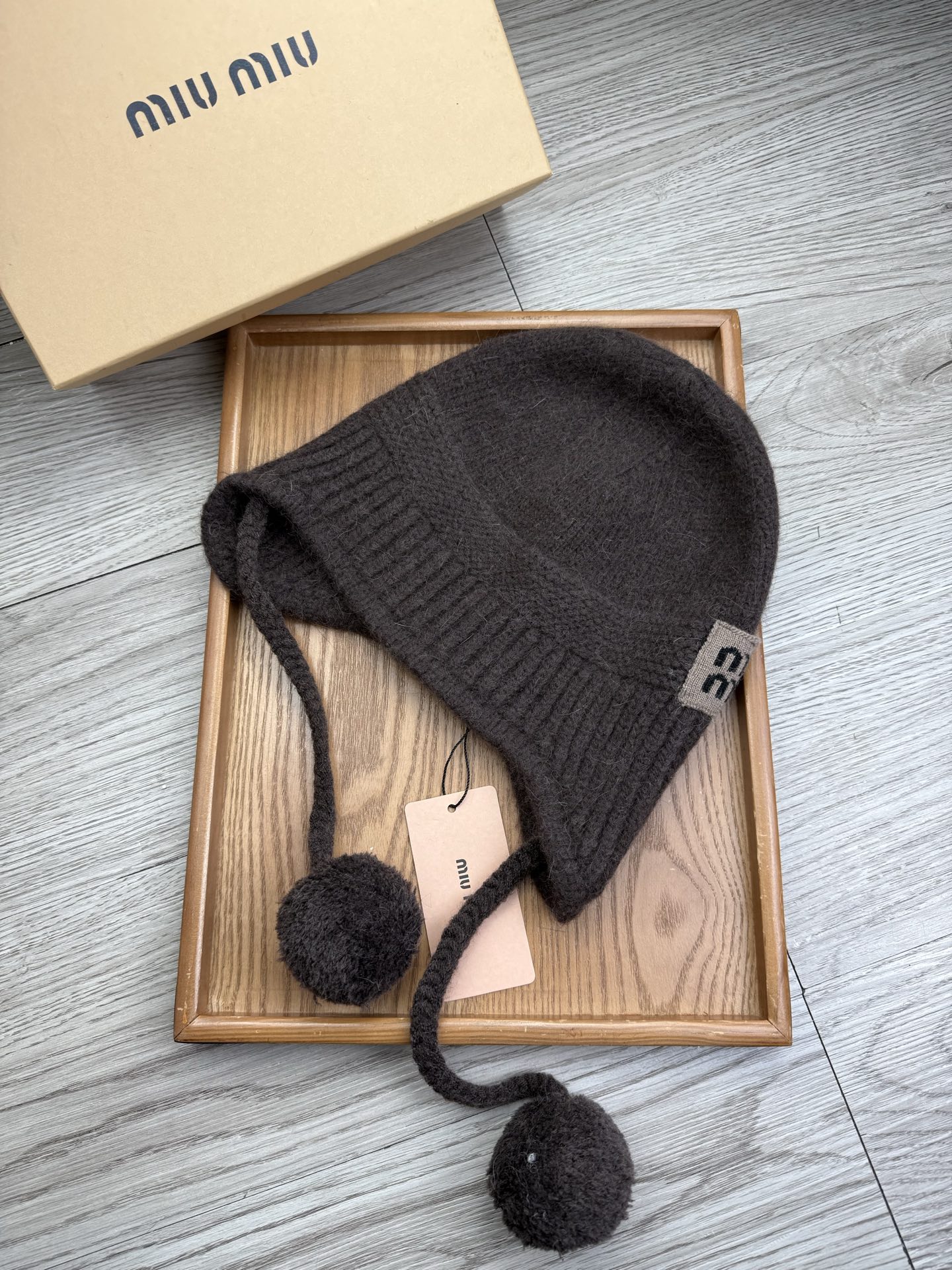 。miumiu。【羊毛单帽】客供小羊毛！珍贵典藏的灵魂帽子！客供色纱.每个颜色都非常好看！经典！手感软腻