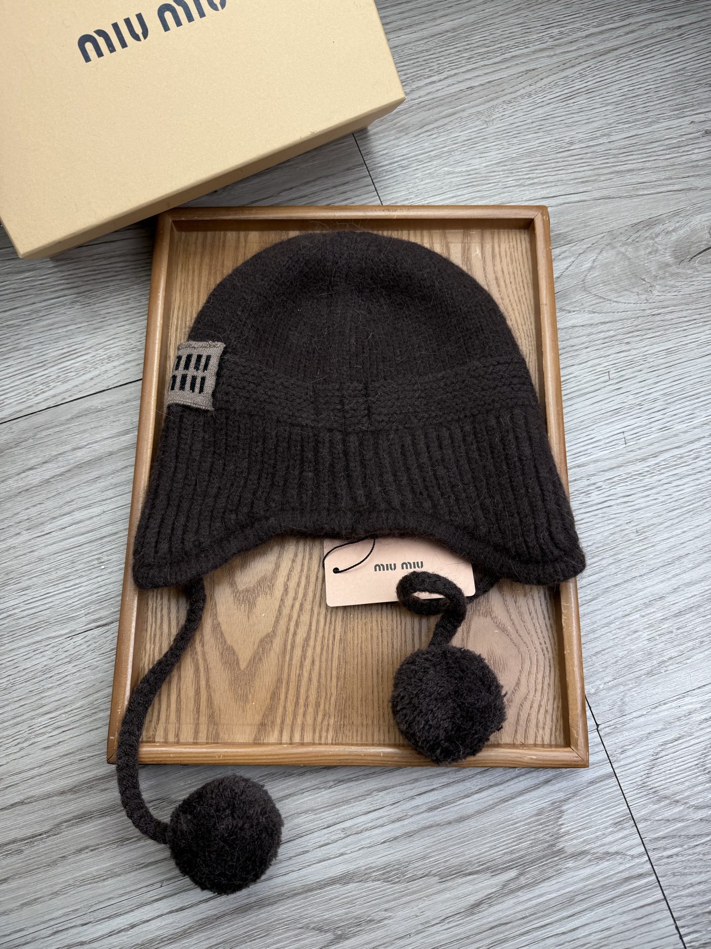 。miumiu。【羊毛单帽】客供小羊毛！珍贵典藏的灵魂帽子！客供色纱.每个颜色都非常好看！经典！手感软腻