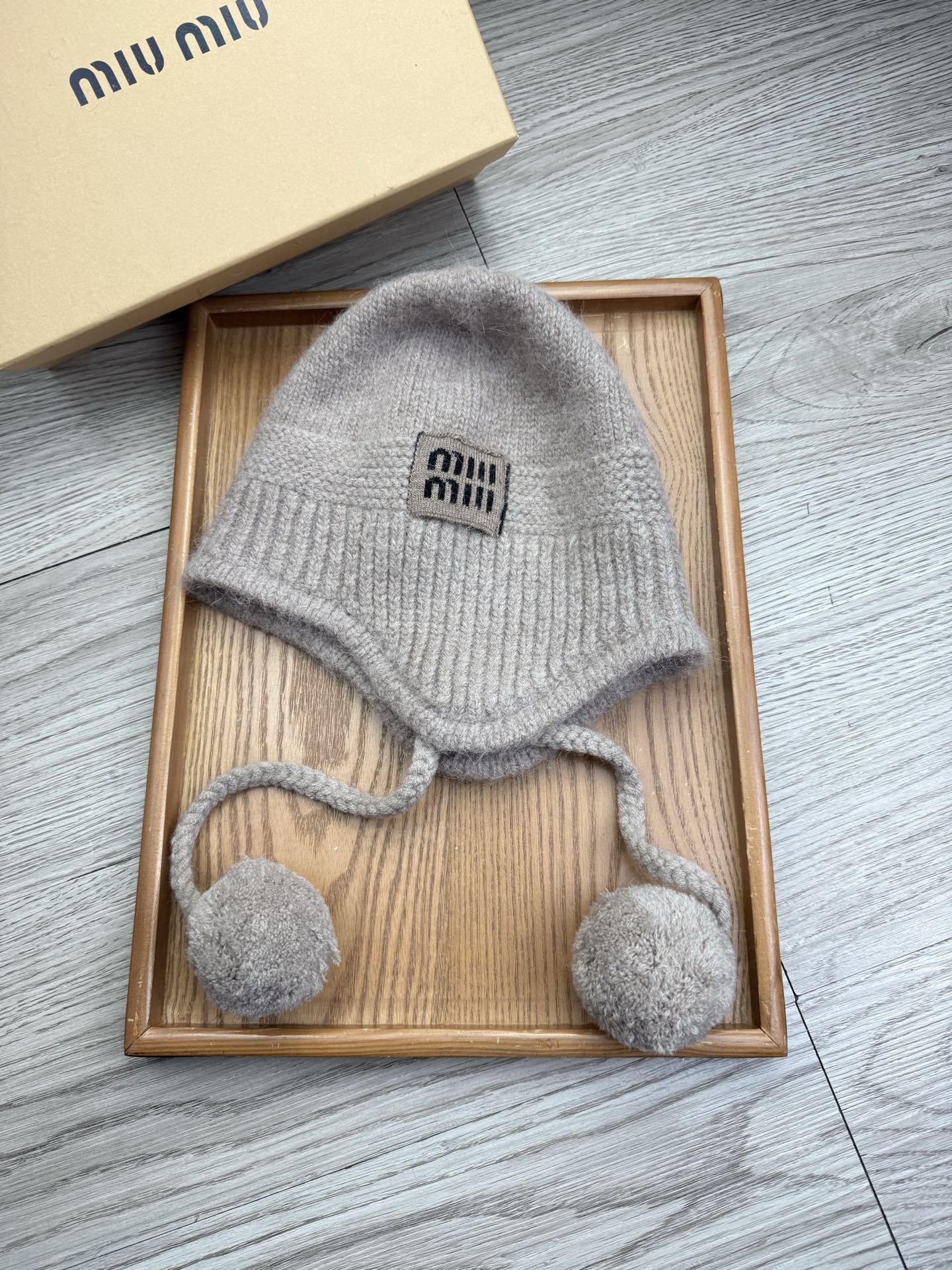 。miumiu。【羊毛单帽】客供小羊毛！珍贵典藏的灵魂帽子！客供色纱.每个颜色都非常好看！经典！手感软腻