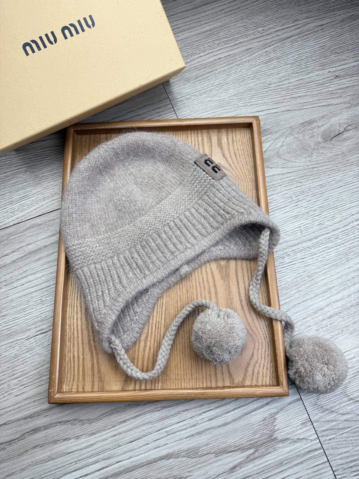 。miumiu。【羊毛单帽】客供小羊毛！珍贵典藏的灵魂帽子！客供色纱.每个颜色都非常好看！经典！手感软腻