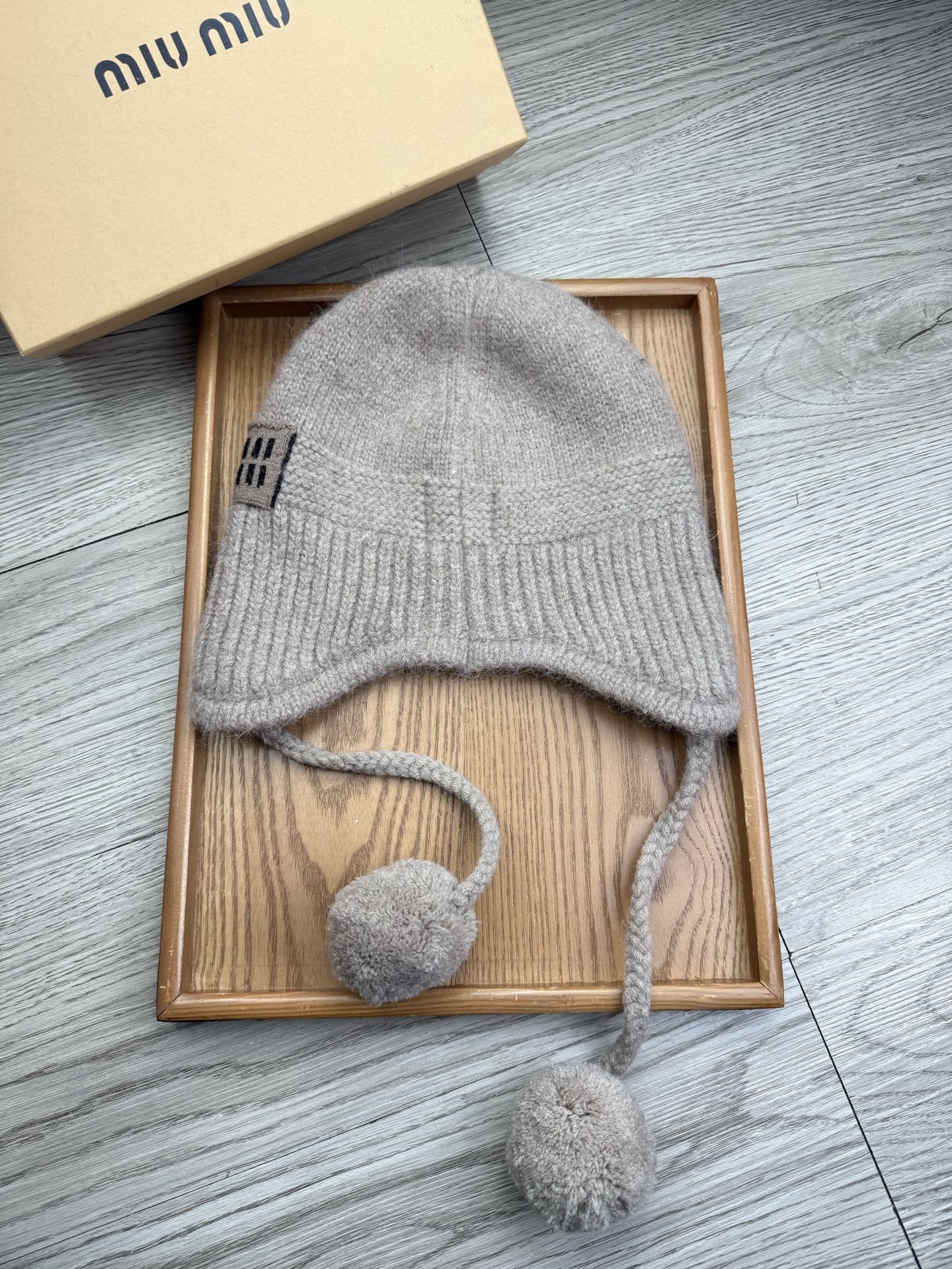 。miumiu。【羊毛单帽】客供小羊毛！珍贵典藏的灵魂帽子！客供色纱.每个颜色都非常好看！经典！手感软腻