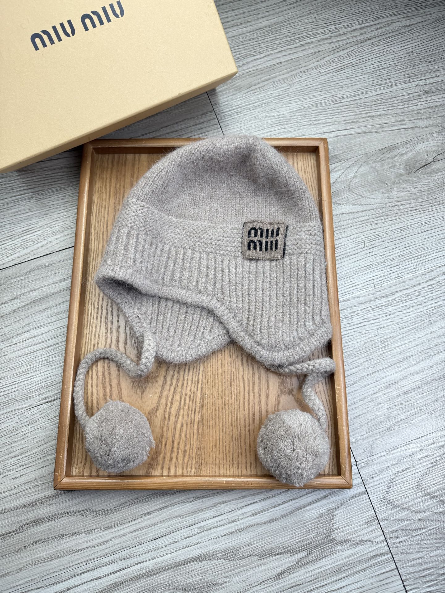 。miumiu。【羊毛单帽】客供小羊毛！珍贵典藏的灵魂帽子！客供色纱.每个颜色都非常好看！经典！手感软腻