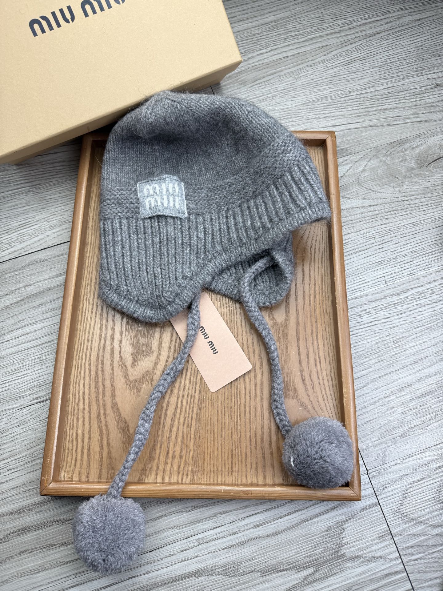 。miumiu。【羊毛单帽】客供小羊毛！珍贵典藏的灵魂帽子！客供色纱.每个颜色都非常好看！经典！手感软腻