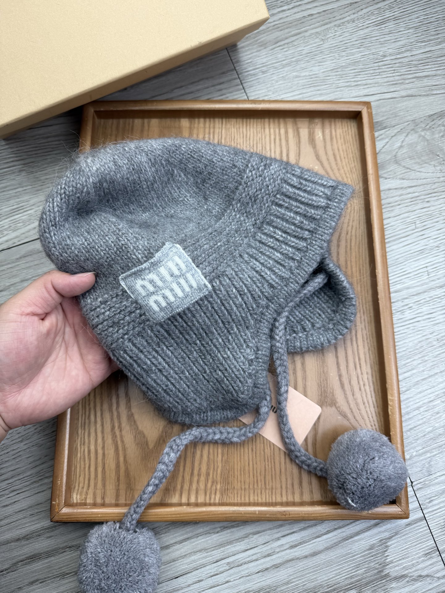 。miumiu。【羊毛单帽】客供小羊毛！珍贵典藏的灵魂帽子！客供色纱.每个颜色都非常好看！经典！手感软腻