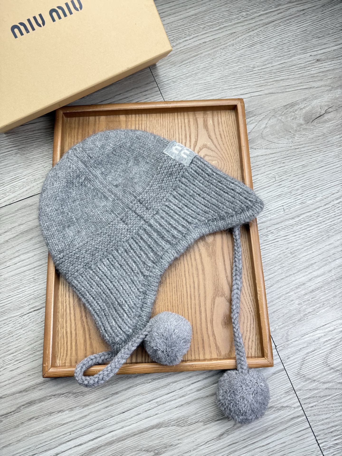 。miumiu。【羊毛单帽】客供小羊毛！珍贵典藏的灵魂帽子！客供色纱.每个颜色都非常好看！经典！手感软腻