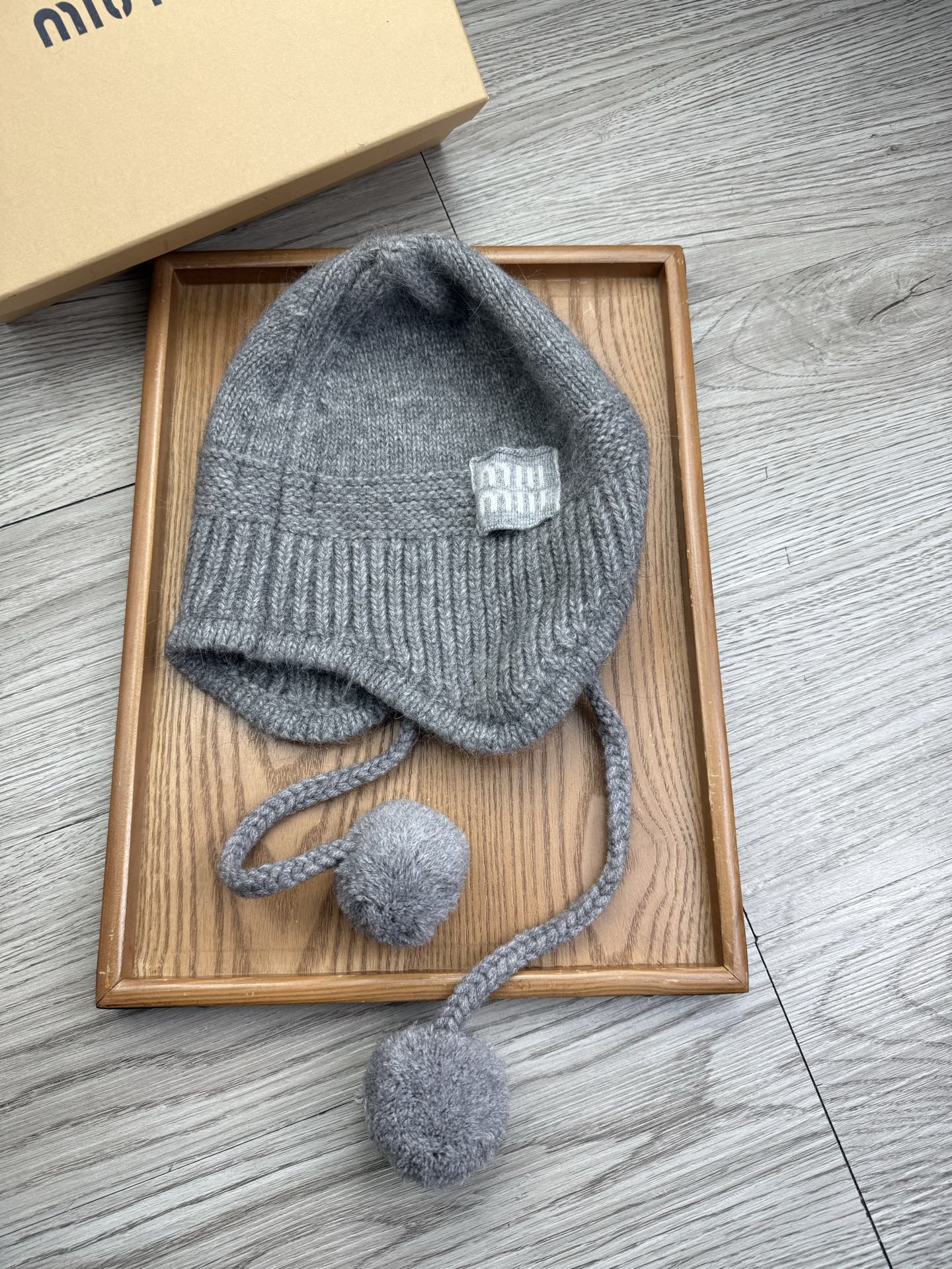 。miumiu。【羊毛单帽】客供小羊毛！珍贵典藏的灵魂帽子！客供色纱.每个颜色都非常好看！经典！手感软腻