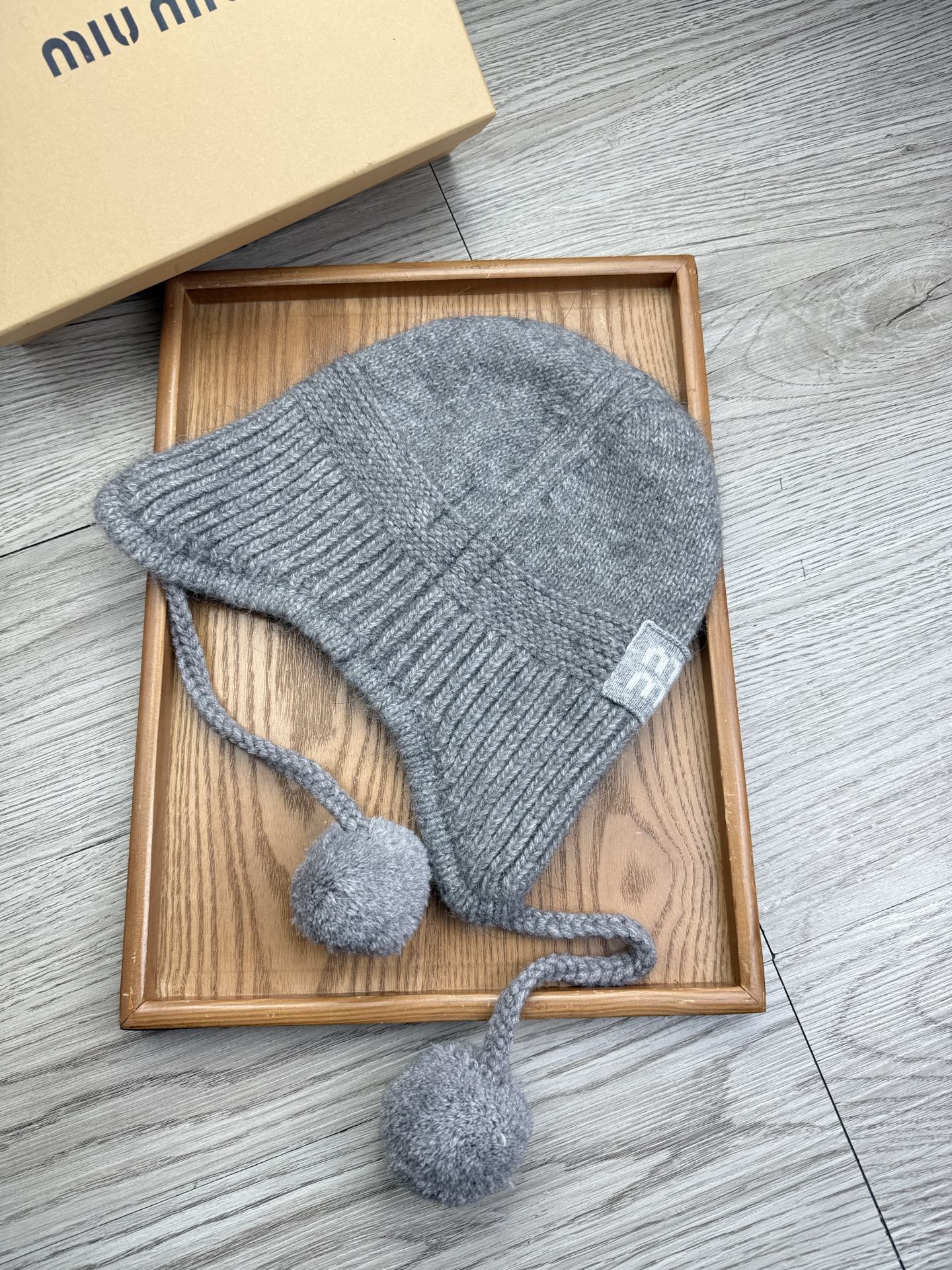 。miumiu。【羊毛单帽】客供小羊毛！珍贵典藏的灵魂帽子！客供色纱.每个颜色都非常好看！经典！手感软腻