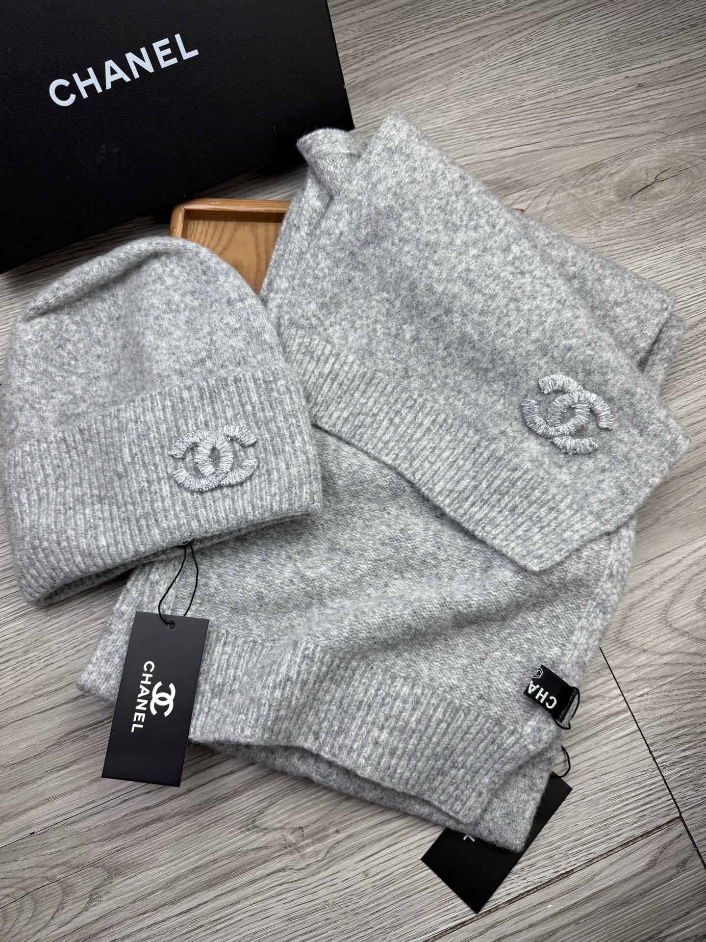 🌹。C家。【羊毛套装帽子】经典套装帽子!帽子➕围巾!材质:70%羊毛➕30%兔毛。暖暖哒超级舒服~冬日小