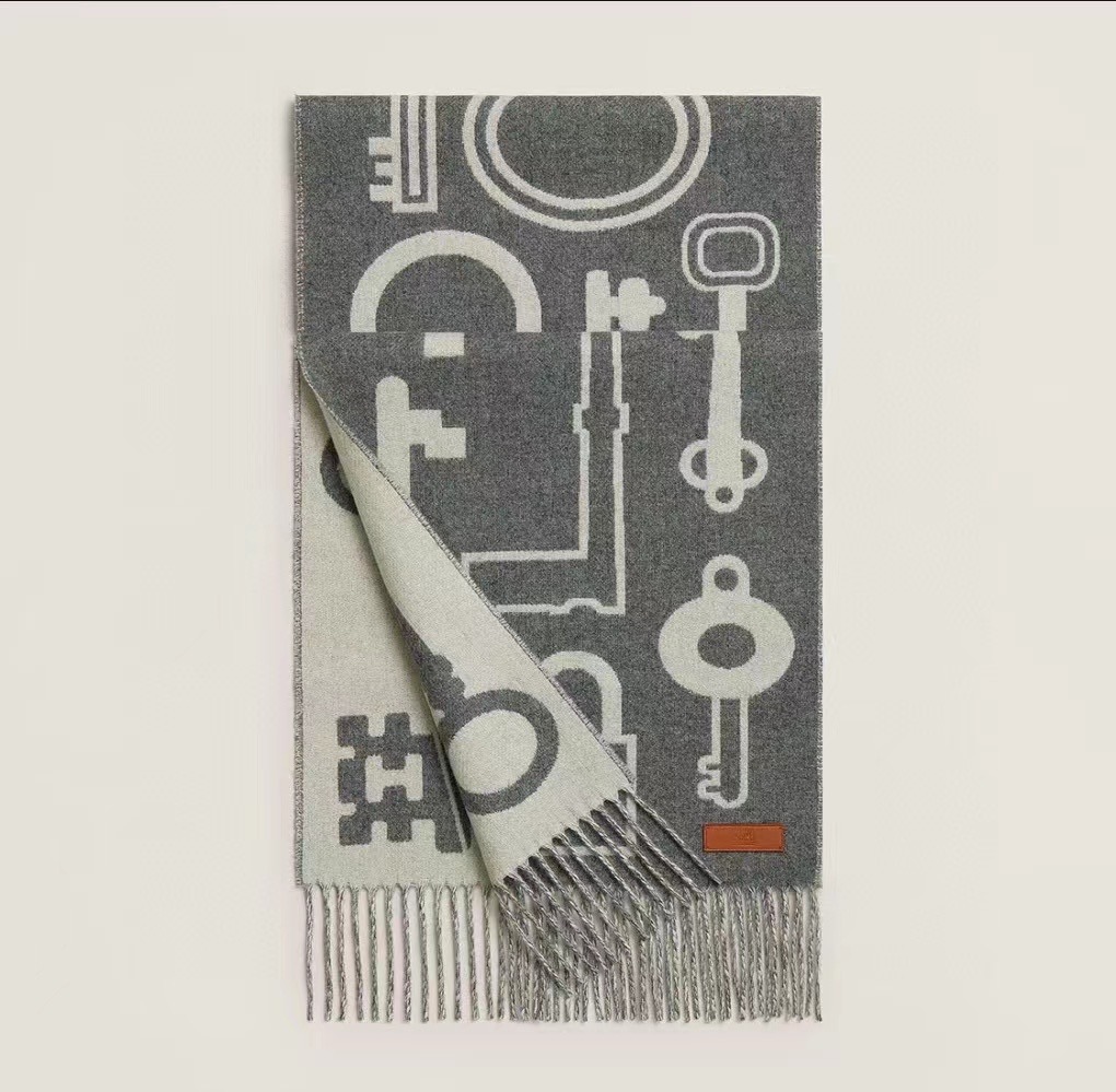 。H家。 【新款钥匙款双面羊绒围巾】怒赞自留，难得的高端款！家属福利！非常正的男士围巾~面料大爱，非常柔