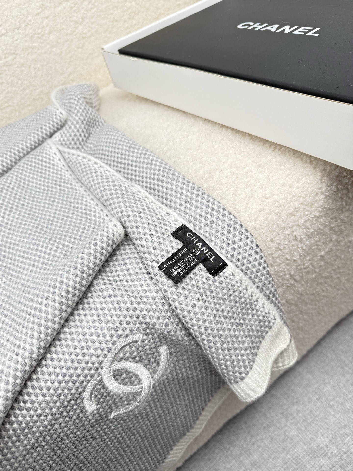 。C家。网红刘钰懿同款！真的超级气质百搭的设计~经典菱格纹元素再现，香家专属的风格！双coco lady