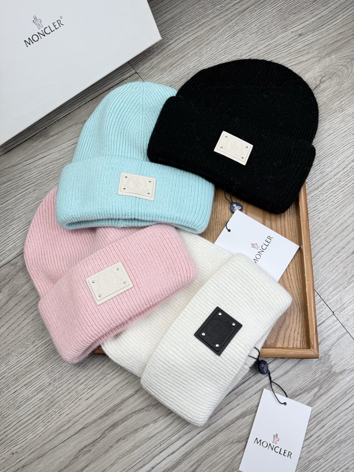 NO:365890,.Covered. [Wool Single Hat] Customers provide wool!  A precious collection of soul hats!  Guest color yarn is very beautiful!  classic!  The touch is soft and greasy. 70 wool 30 rabbit hair. A lamb combed lamb can only produce 30-40g of wool. Such a hat requires three or four lambs. Don’t use ordinary hats on the market to pretend to be. Is the yarn supplied by customers good? The market goods are incomparable!  The top-notch luxury of materials is the charm of the product. Easy access to the counter. Those who mix in the counter must receive it. They love every color. And they are beautiful and endurable!  Men, women, young and old can wear it!  You can beautify the real thing~ Hat Fisherman's hat Baseball hat Knitted hat, hat, Moncler, espadrilles, hats.蒙口.【羊毛单帽】客供小羊毛！珍贵典藏的灵魂帽子！客供色纱.每个颜色都非常好看！经典！手感软腻.70羊毛30兔毛.一只小羊精梳过的小羊仅能产出30-40g的羊毛.这么一个帽子得三四只小羊.不要拿市面上普通帽子冒充相比.客供的纱线好吗.市场货没得比！用料顶级奢华这就是产品的魅力.轻松出入专柜.混专柜的来必收.素色每个颜色都爱.而且美耐级了！男女老少均可用佩戴！见到实物你们能美化了～帽子渔夫帽棒球帽针织帽,帽子,Moncler,espadrilles,hats,hat