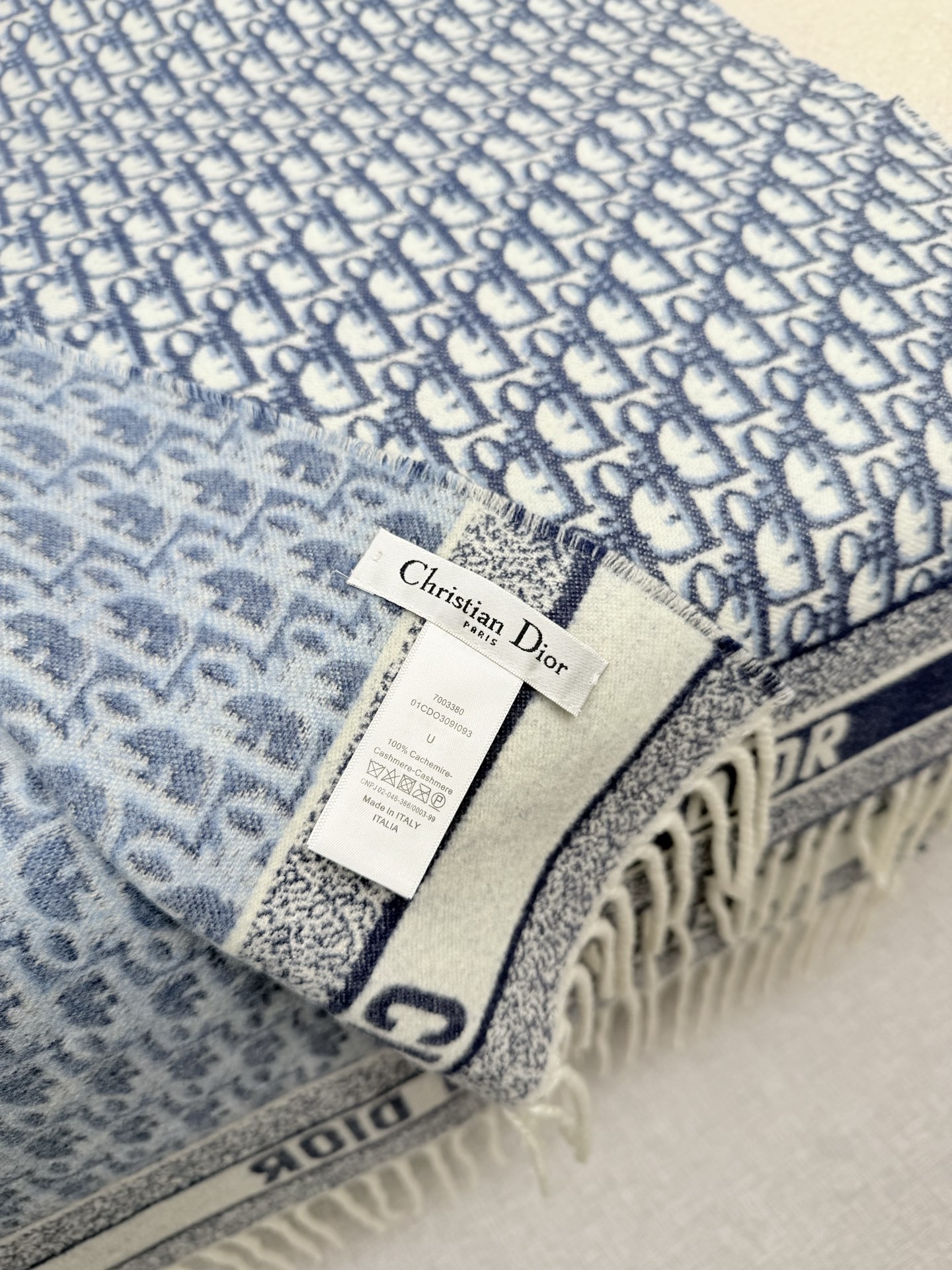 P。Dior。最新时髦围巾，同步专柜‼今年我们的真的是高端Level，重磅极品贸易公司渠道货【货号批次9