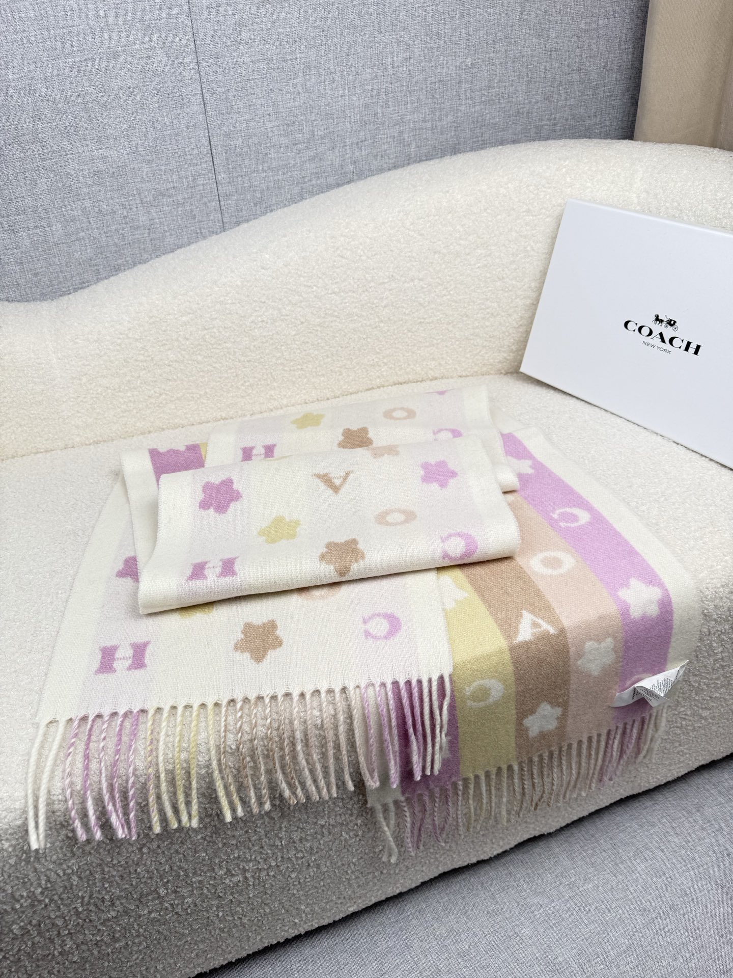 Coach COACH 【小花-彩虹条】蔻驰围巾也太 了吧 不仅有颜值还有品质 97%羊毛+3%羊绒