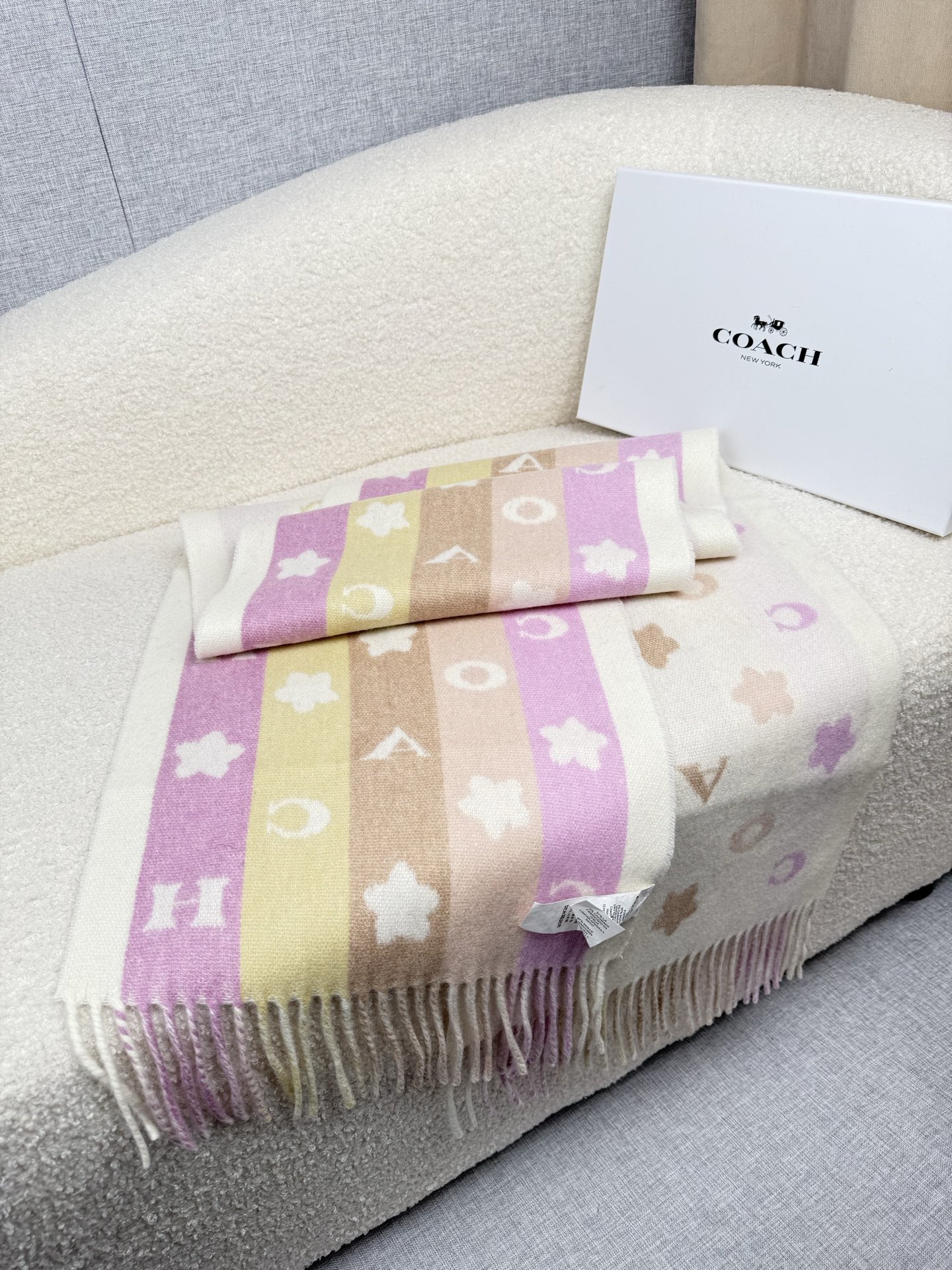 Coach COACH 【小花-彩虹条】蔻驰围巾也太 了吧 不仅有颜值还有品质 97%羊毛+3%羊绒