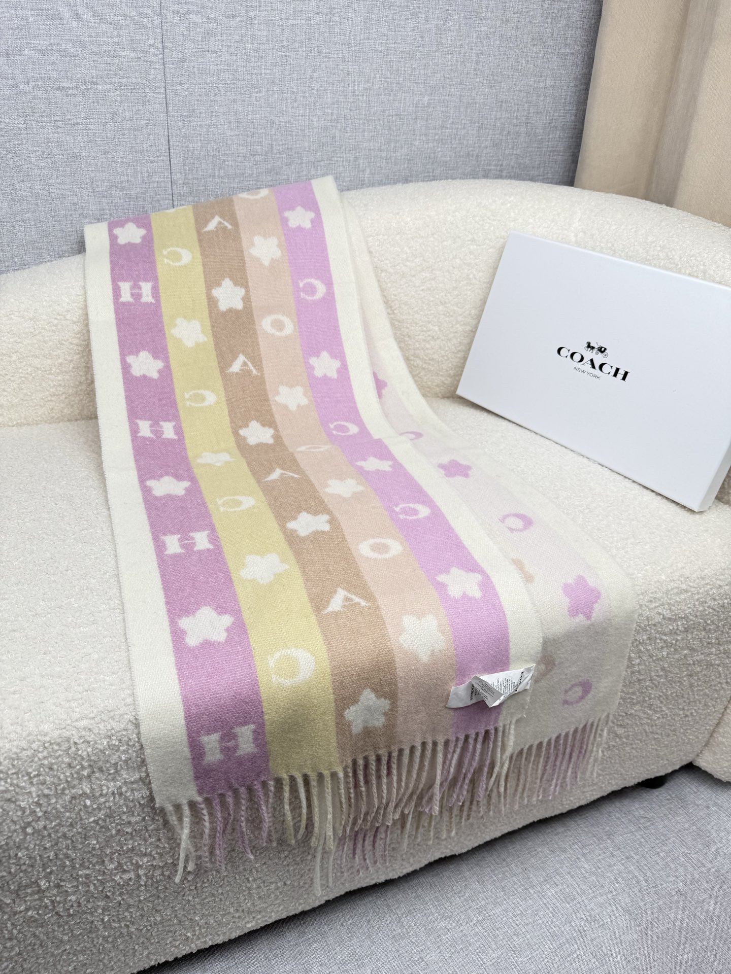 Coach COACH 【小花-彩虹条】蔻驰围巾也太 了吧 不仅有颜值还有品质 97%羊毛+3%羊绒