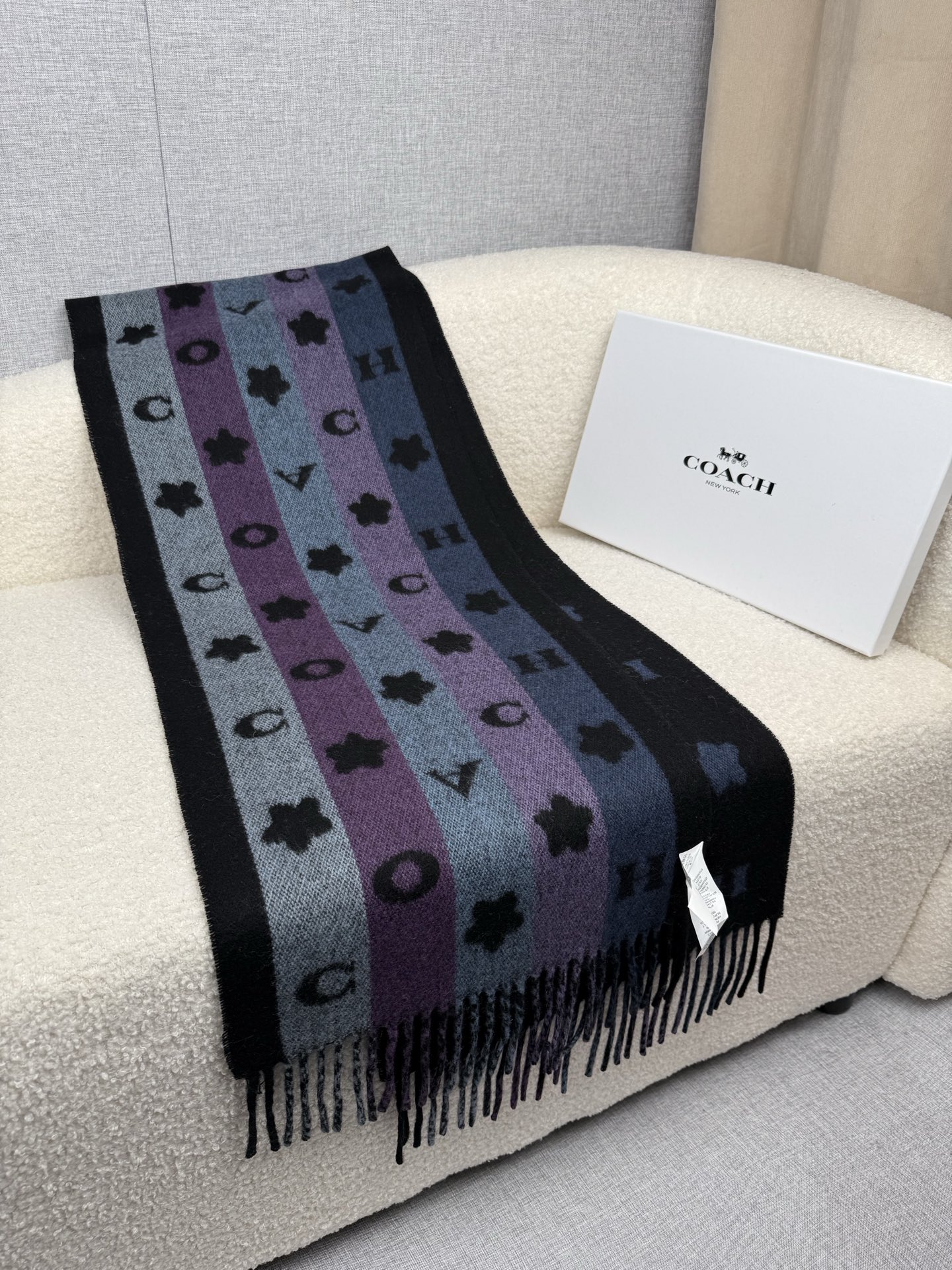 Coach COACH 【小花-彩虹条】蔻驰围巾也太 了吧 不仅有颜值还有品质 97%羊毛+3%羊绒