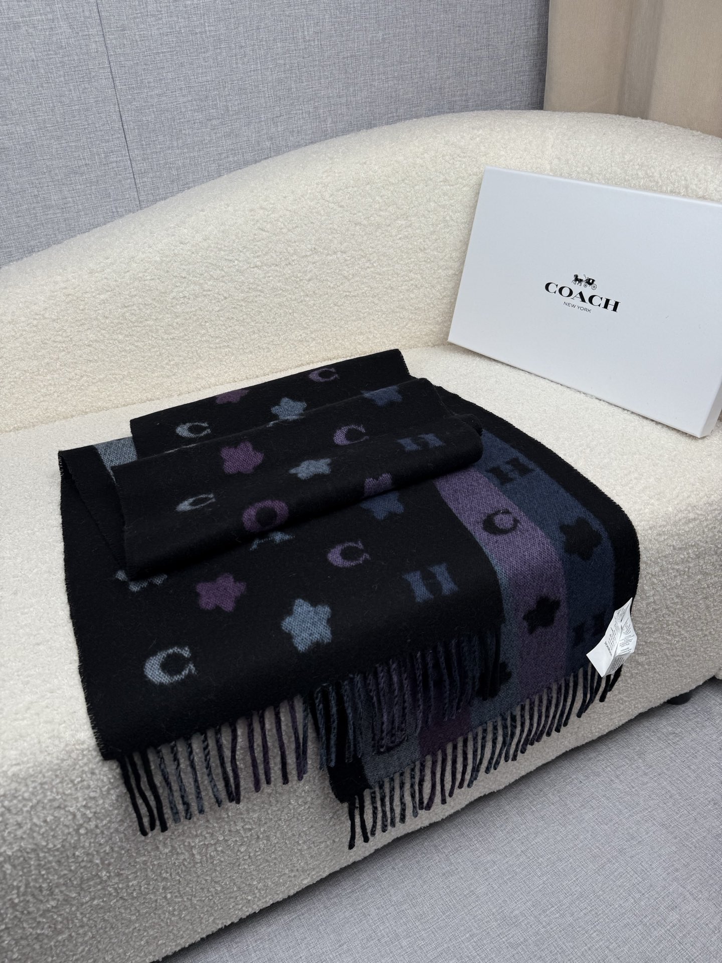 Coach COACH 【小花-彩虹条】蔻驰围巾也太 了吧 不仅有颜值还有品质 97%羊毛+3%羊绒