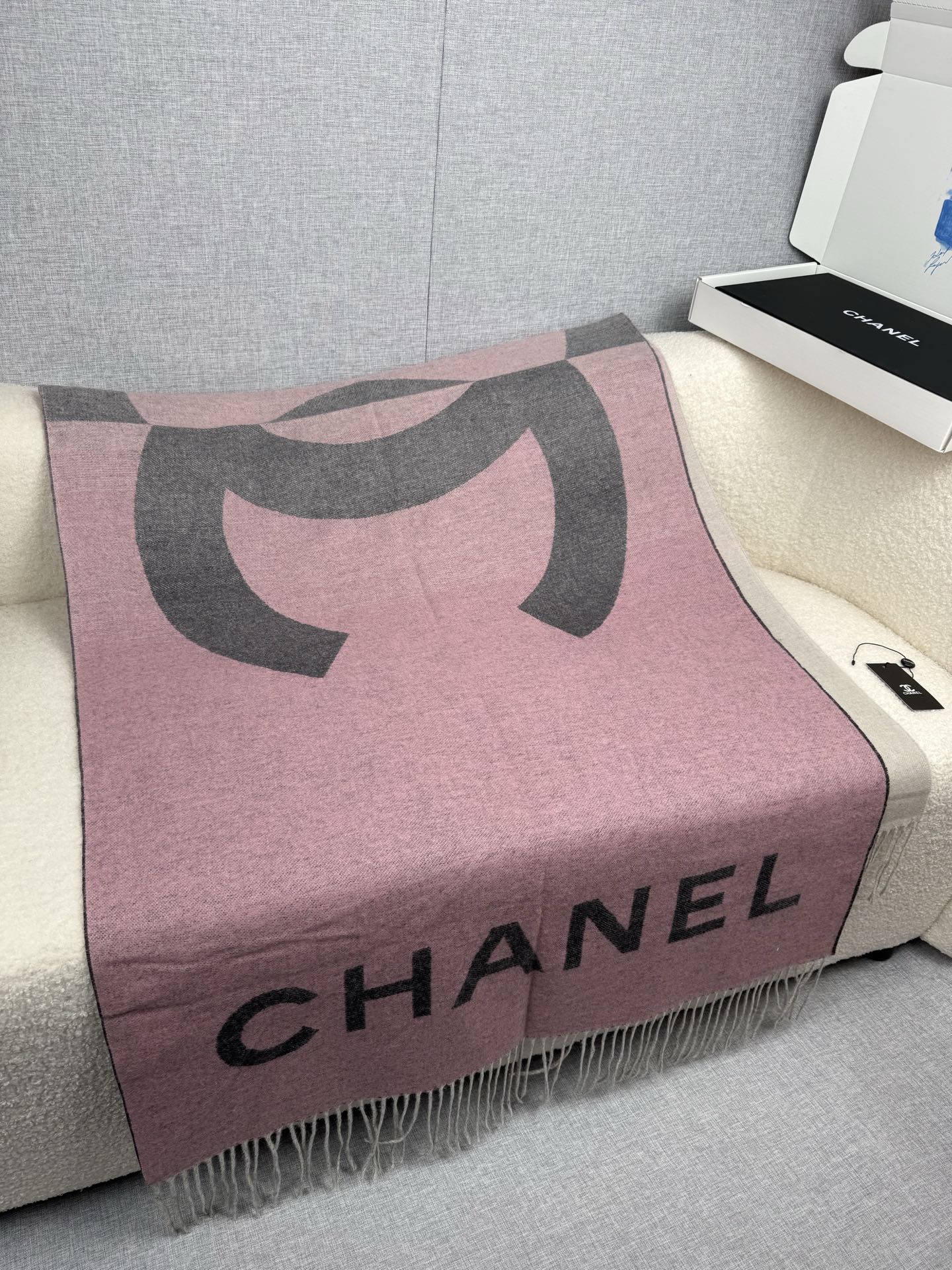 ￥。CHANEL。️超级大福利！【年轻时髦范儿！香粉看过来~】同步专柜！Chan*l 最新秋冬羊绒款，真