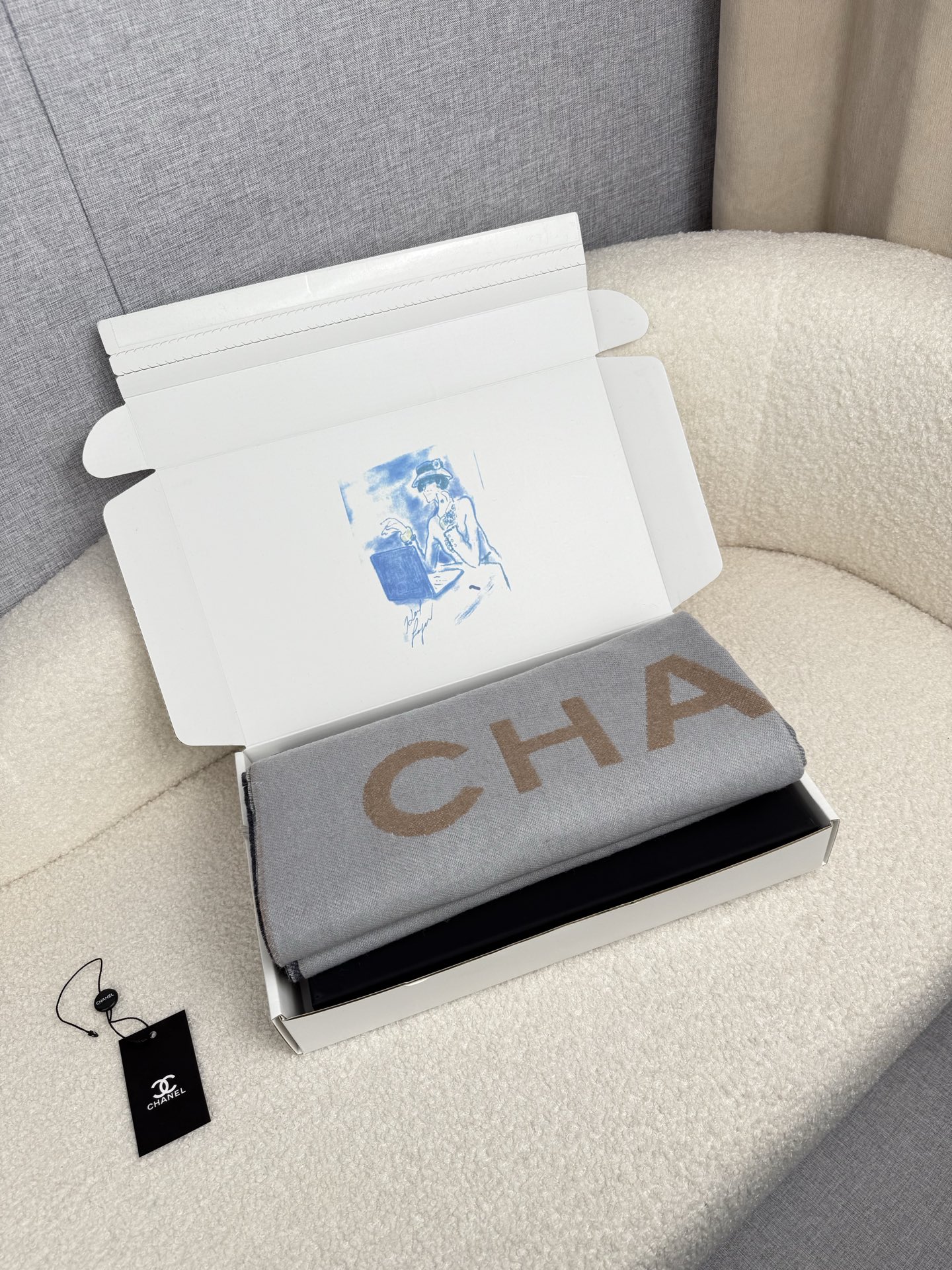 ￥。CHANEL。️超级大福利！【年轻时髦范儿！香粉看过来~】同步专柜！Chan*l 最新秋冬羊绒款，真