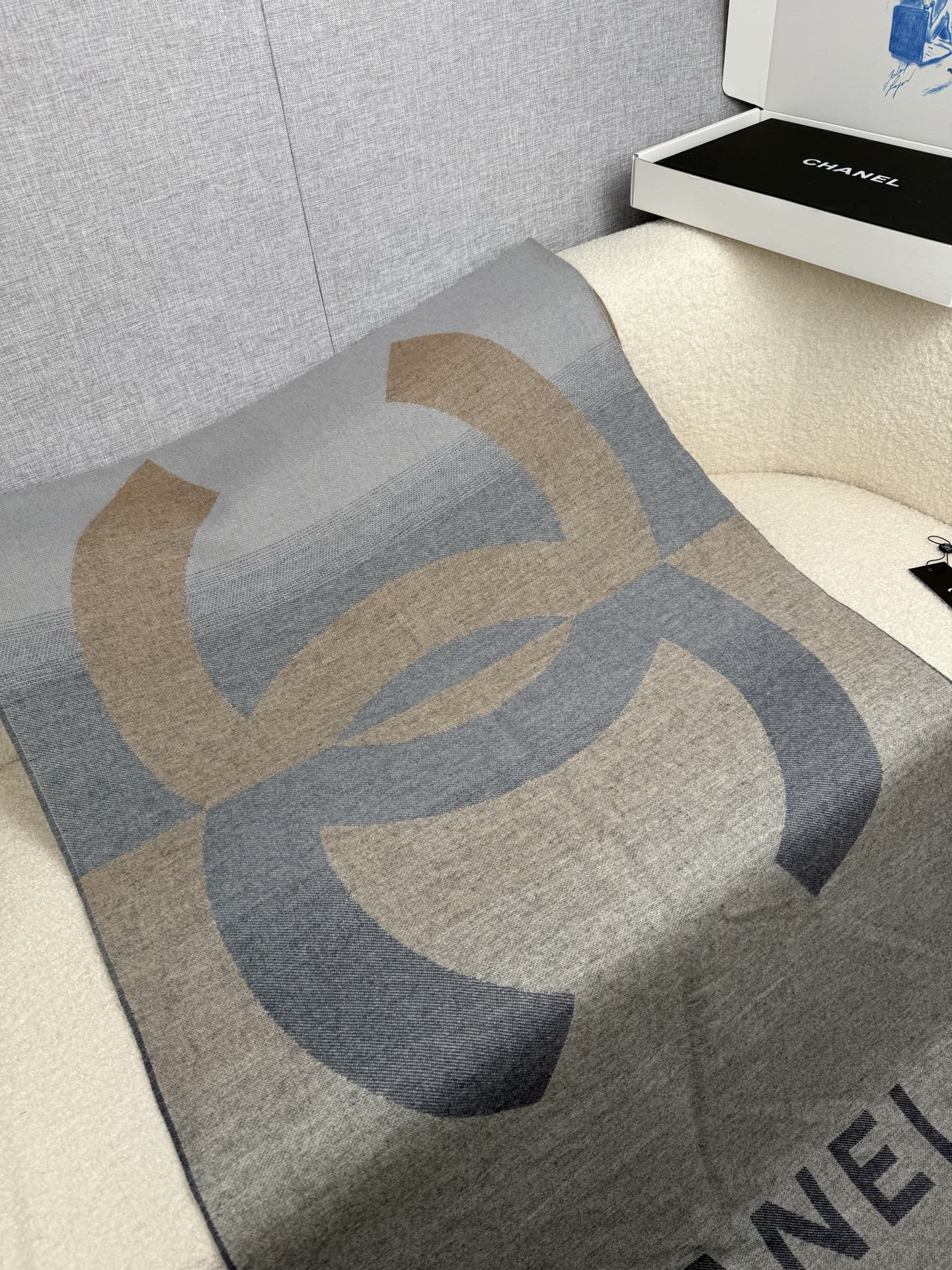 ￥。CHANEL。️超级大福利！【年轻时髦范儿！香粉看过来~】同步专柜！Chan*l 最新秋冬羊绒款，真