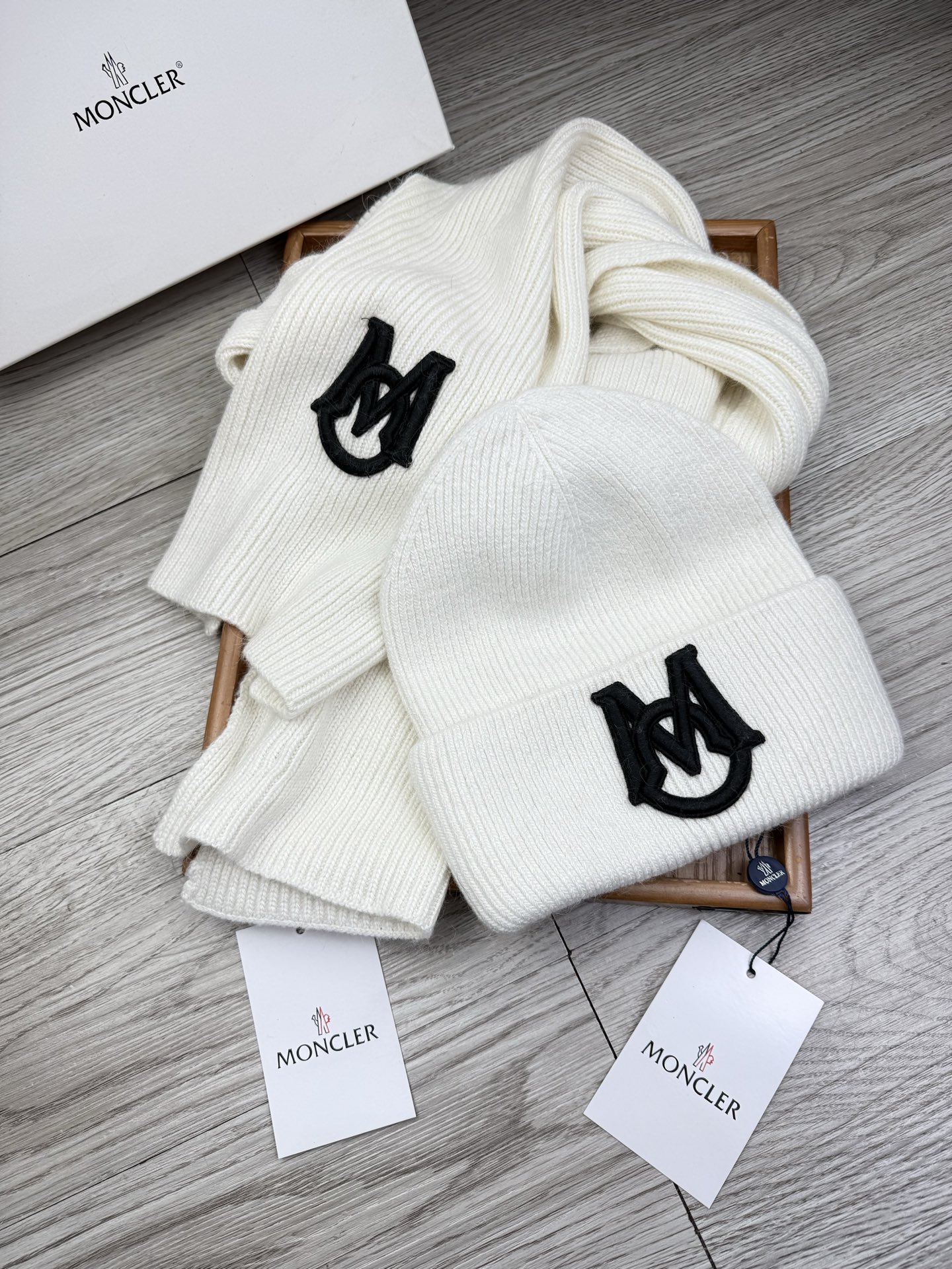 🌹。蒙口。【两件套-羊毛套装帽子】经典套装帽子！帽子➕围巾！70%羊毛+30%兔毛。暖暖哒超级舒服～冬日小姐姐减龄神器哦