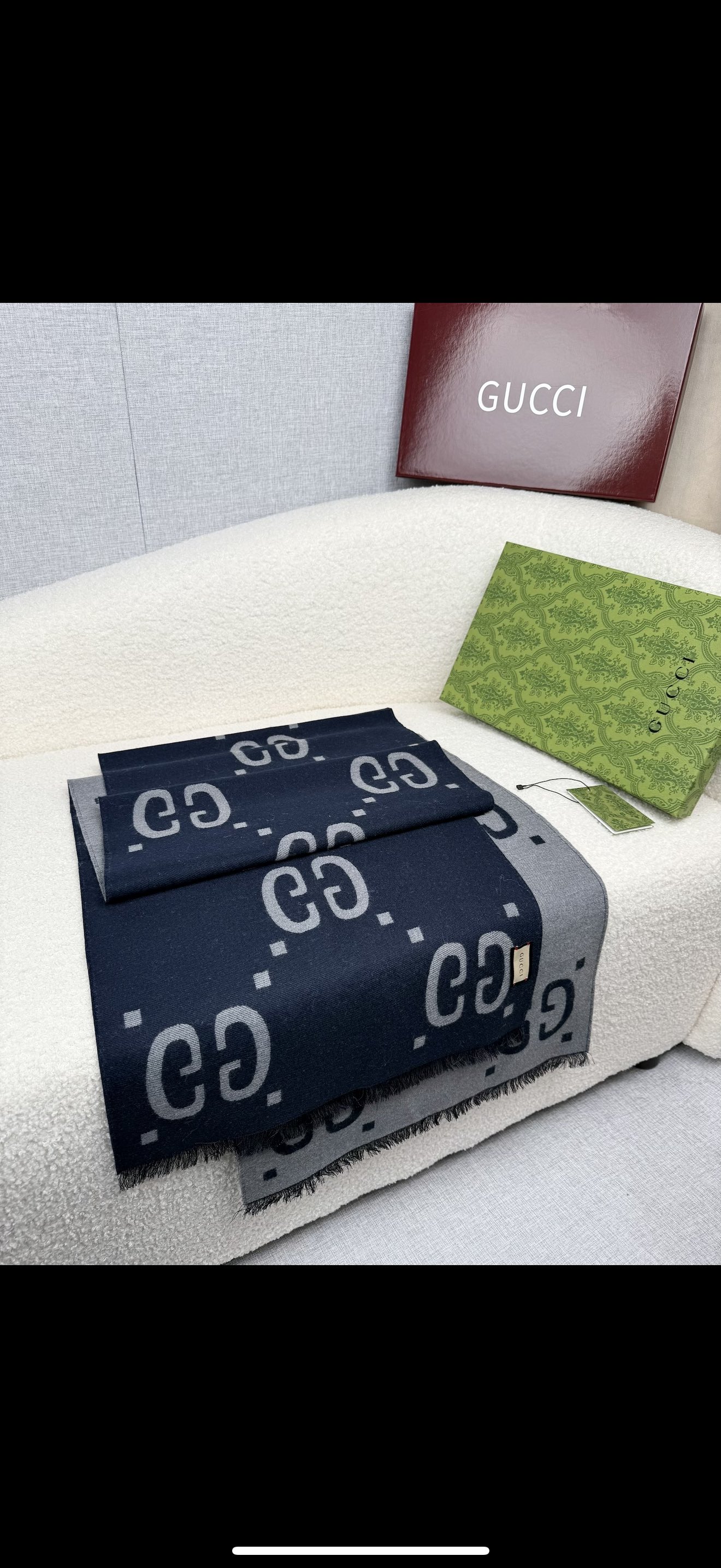 ￥。G家。大G*专柜的大爆款~就喜欢这种GG腔调！价格超级给力，福利推荐！！专柜售价近4k＋！面料是强捻