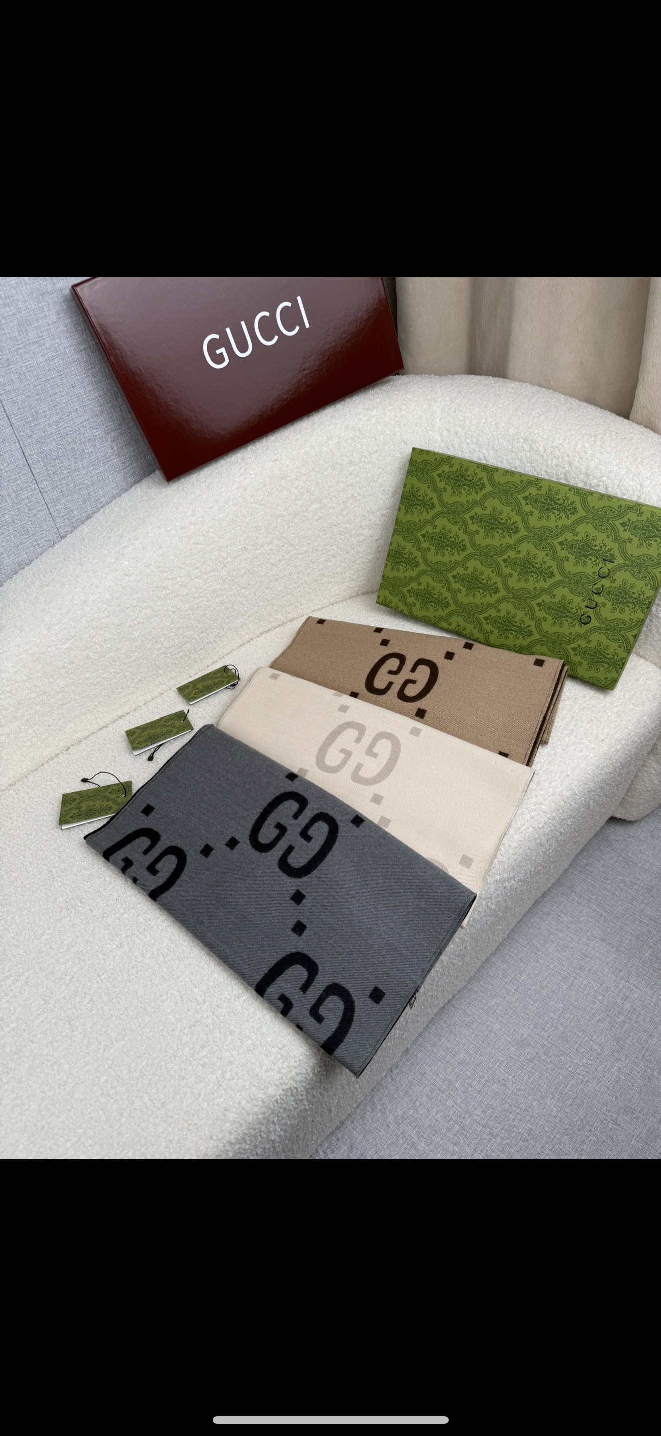 ￥。G家。大G*专柜的大爆款~就喜欢这种GG腔调！价格超级给力，福利推荐！！专柜售价近4k＋！面料是强捻