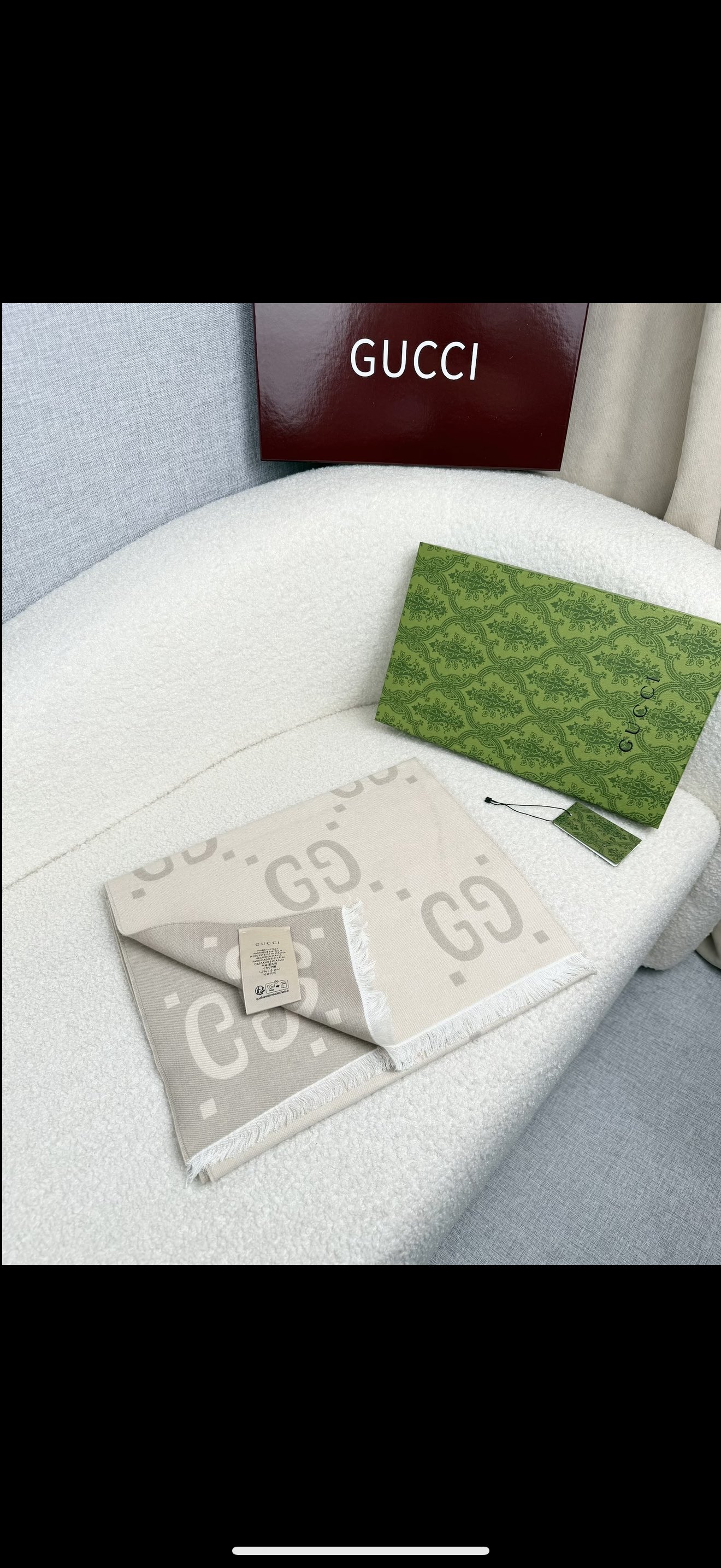 ￥。G家。大G*专柜的大爆款~就喜欢这种GG腔调！价格超级给力，福利推荐！！专柜售价近4k＋！面料是强捻