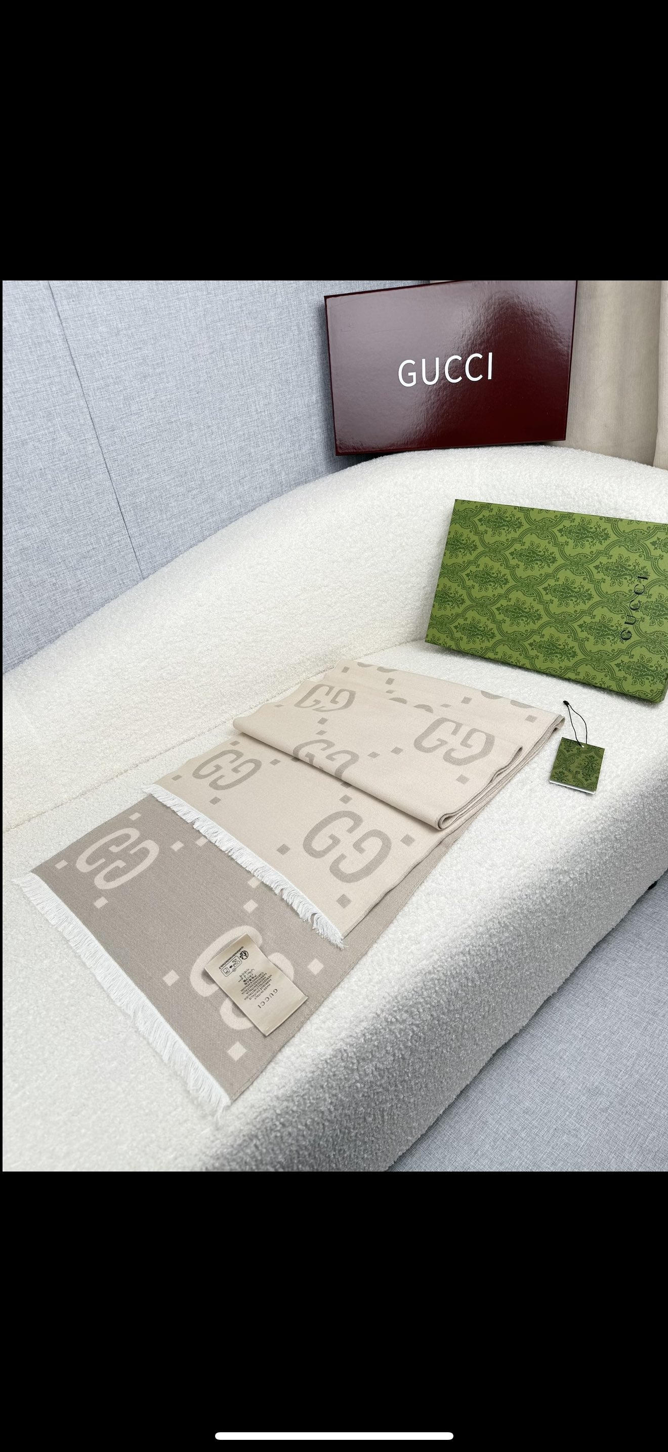 ￥。G家。大G*专柜的大爆款~就喜欢这种GG腔调！价格超级给力，福利推荐！！专柜售价近4k＋！面料是强捻