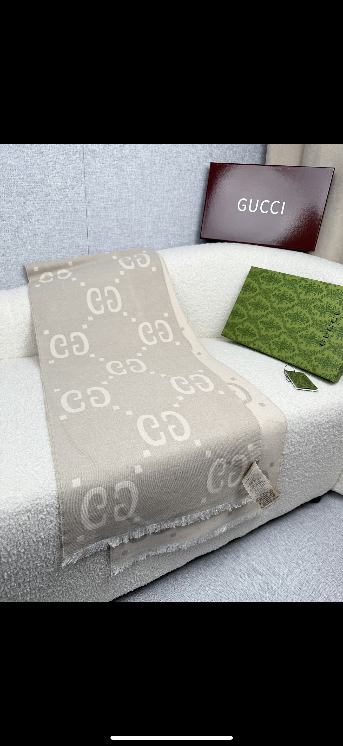 ￥。G家。大G*专柜的大爆款~就喜欢这种GG腔调！价格超级给力，福利推荐！！专柜售价近4k＋！面料是强捻