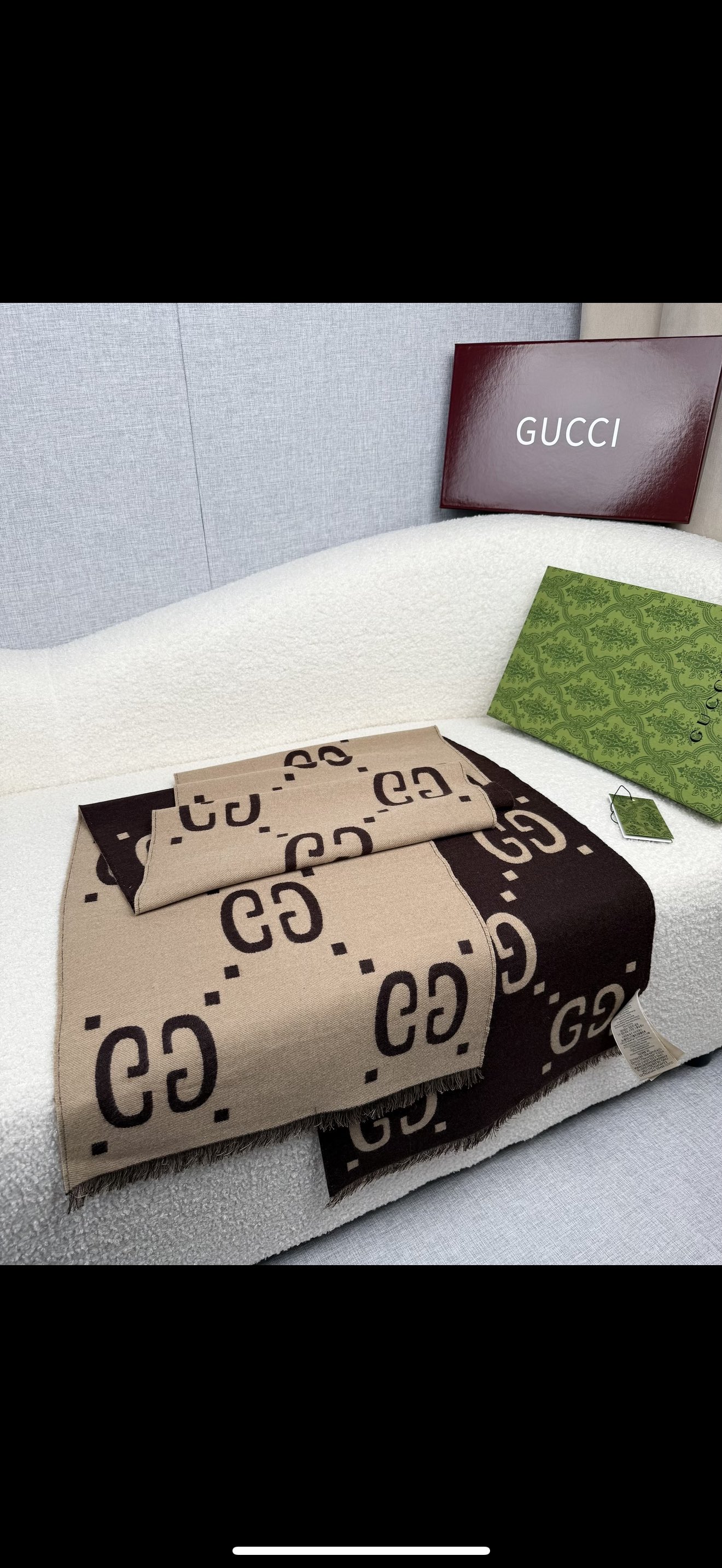 ￥。G家。大G*专柜的大爆款~就喜欢这种GG腔调！价格超级给力，福利推荐！！专柜售价近4k＋！面料是强捻