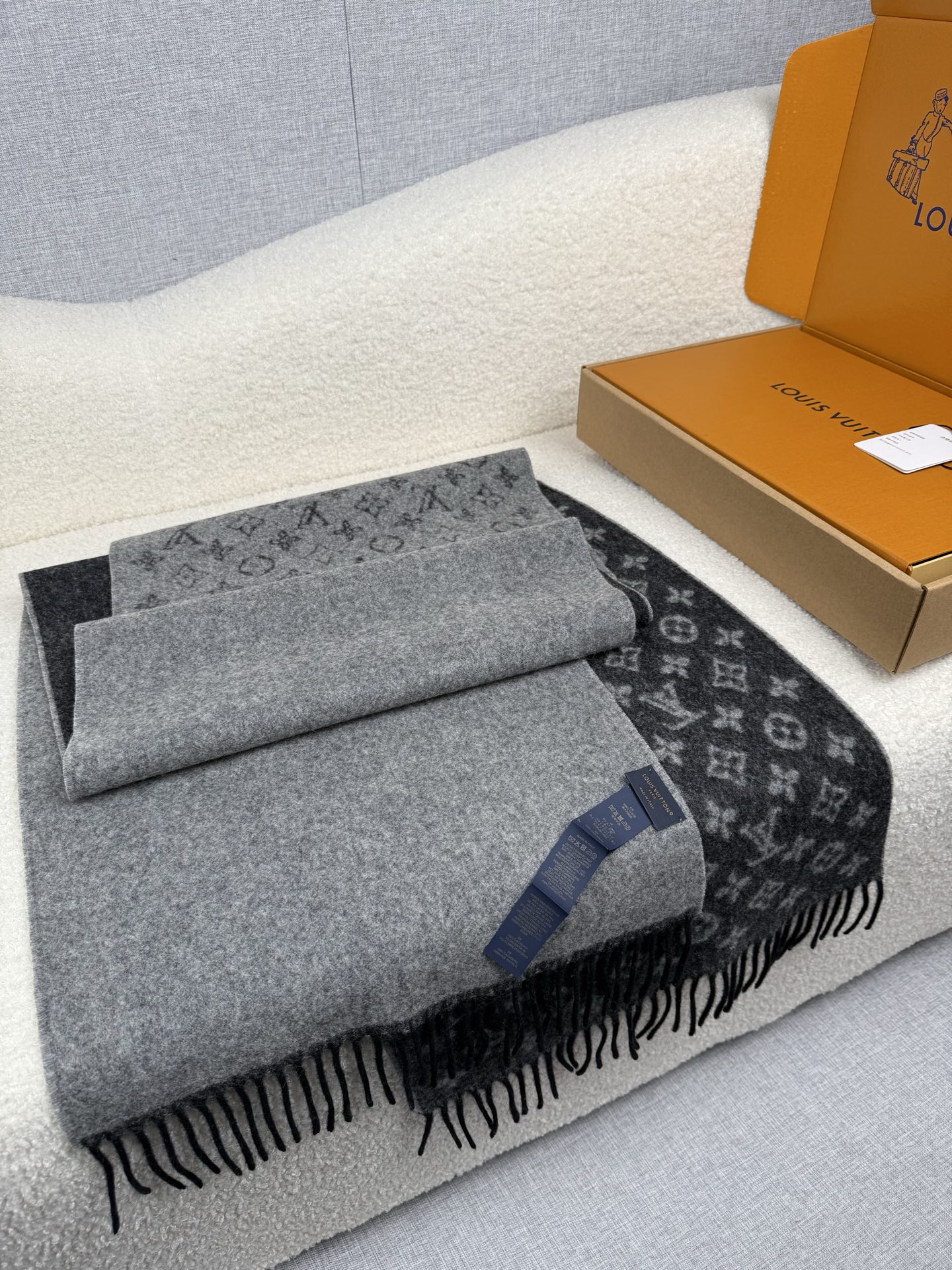 💰。 L家。【男士商务羊绒围巾】怒赞自留，难得的高端男款！家属福利！L非常正的男士围巾~面料大爱，非常柔