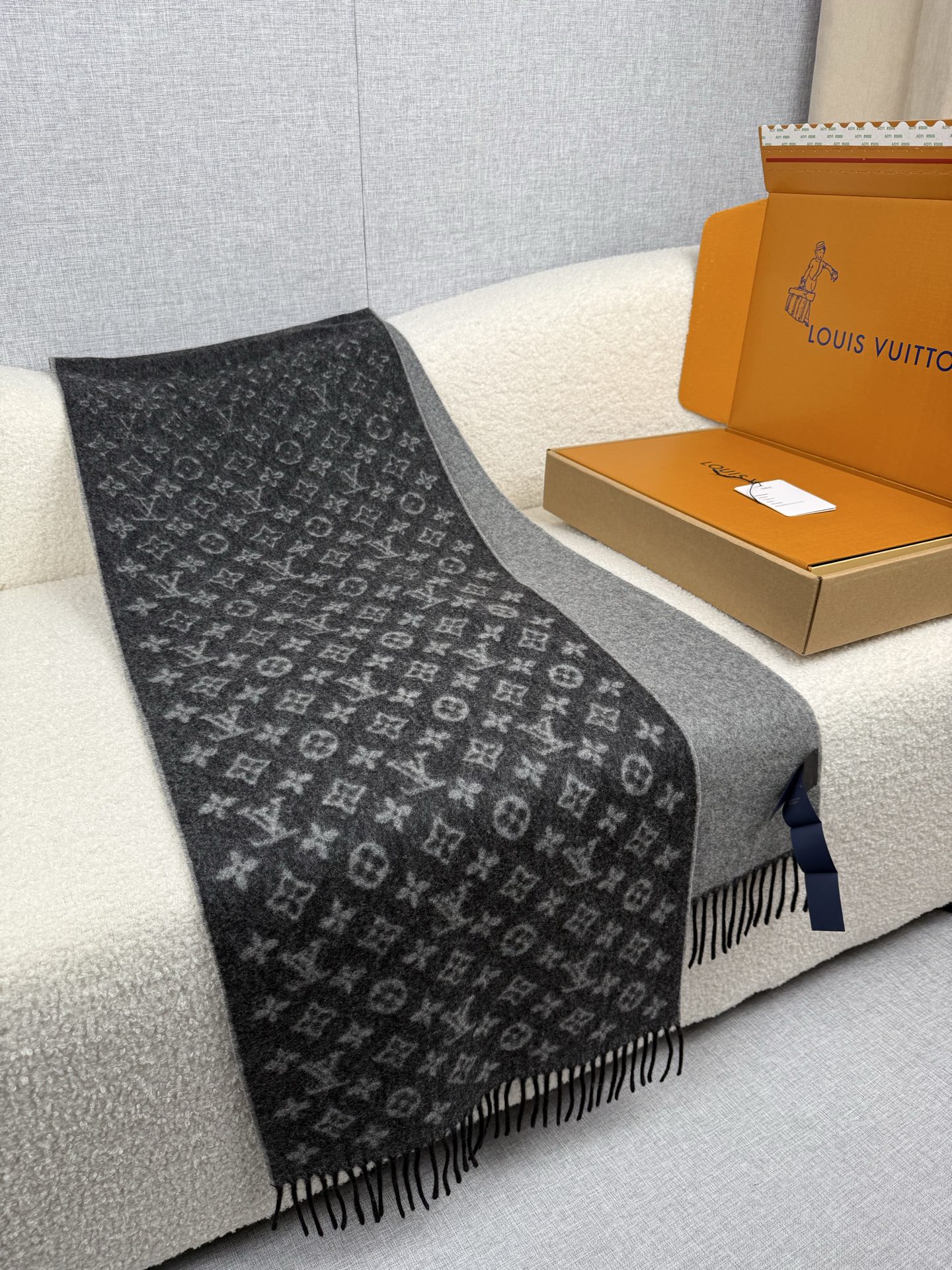 💰。 L家。【男士商务羊绒围巾】怒赞自留，难得的高端男款！家属福利！L非常正的男士围巾~面料大爱，非常柔