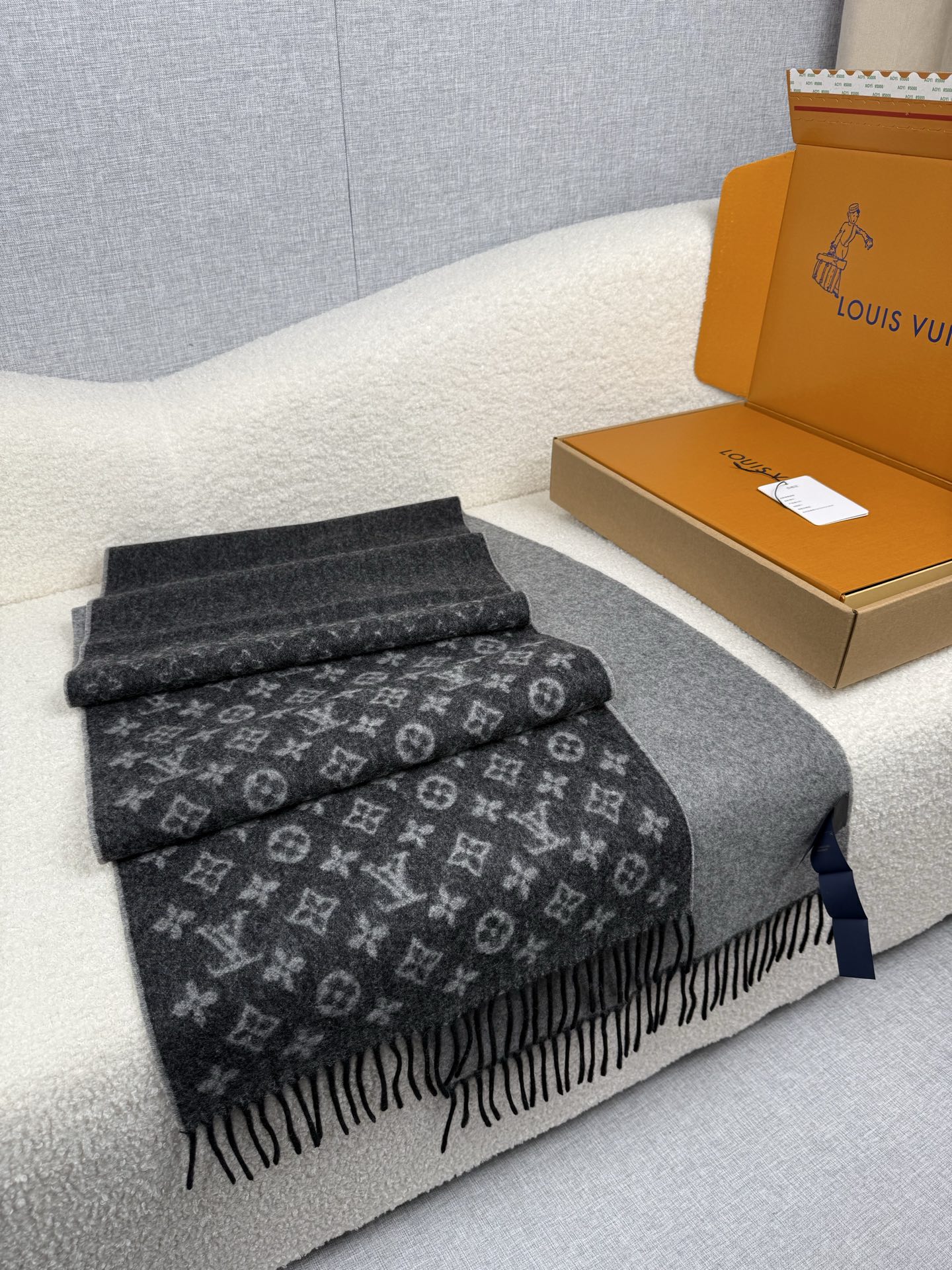 💰。 L家。【男士商务羊绒围巾】怒赞自留，难得的高端男款！家属福利！L非常正的男士围巾~面料大爱，非常柔