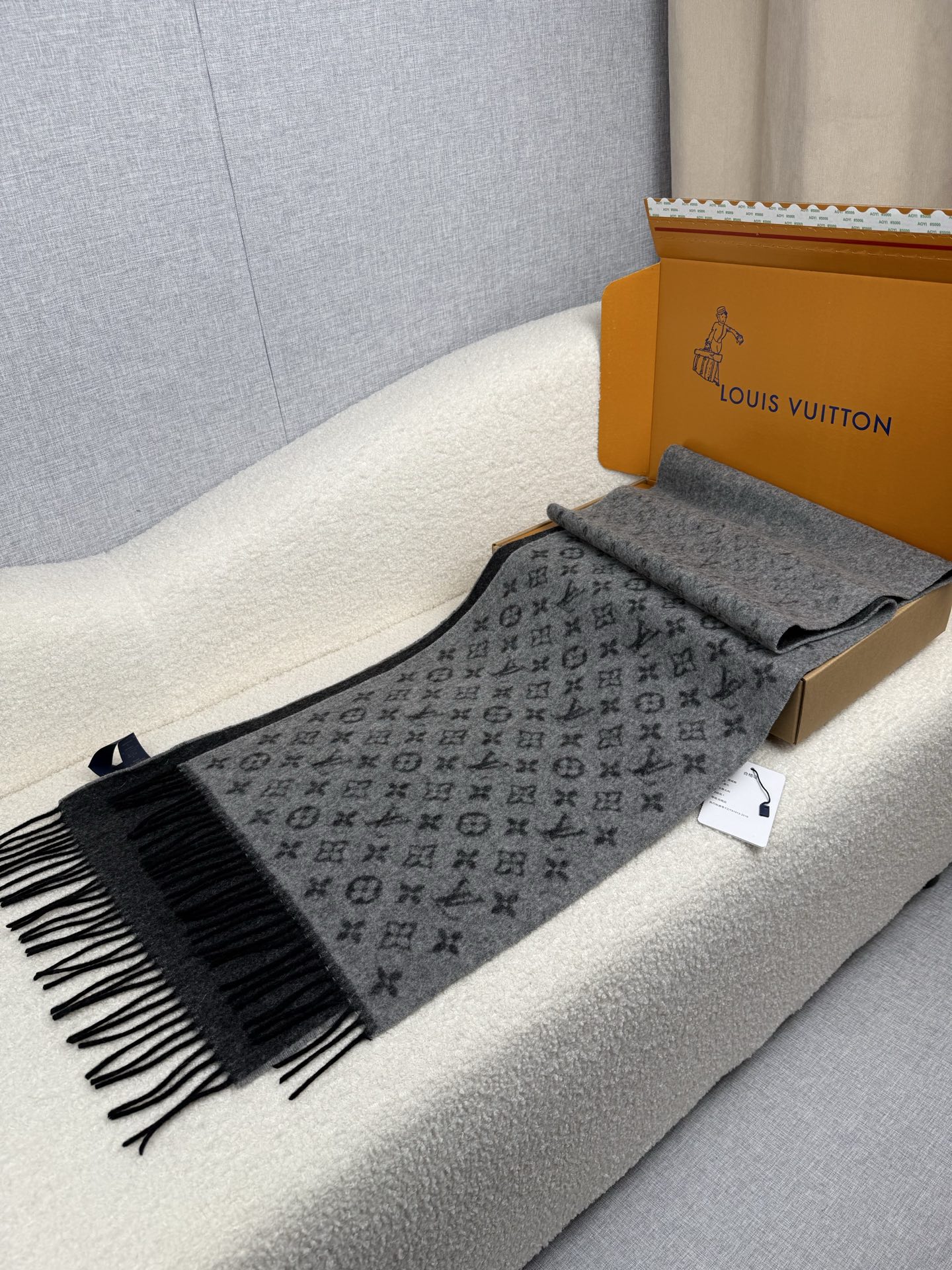 💰。 L家。【男士商务羊绒围巾】怒赞自留，难得的高端男款！家属福利！L非常正的男士围巾~面料大爱，非常柔