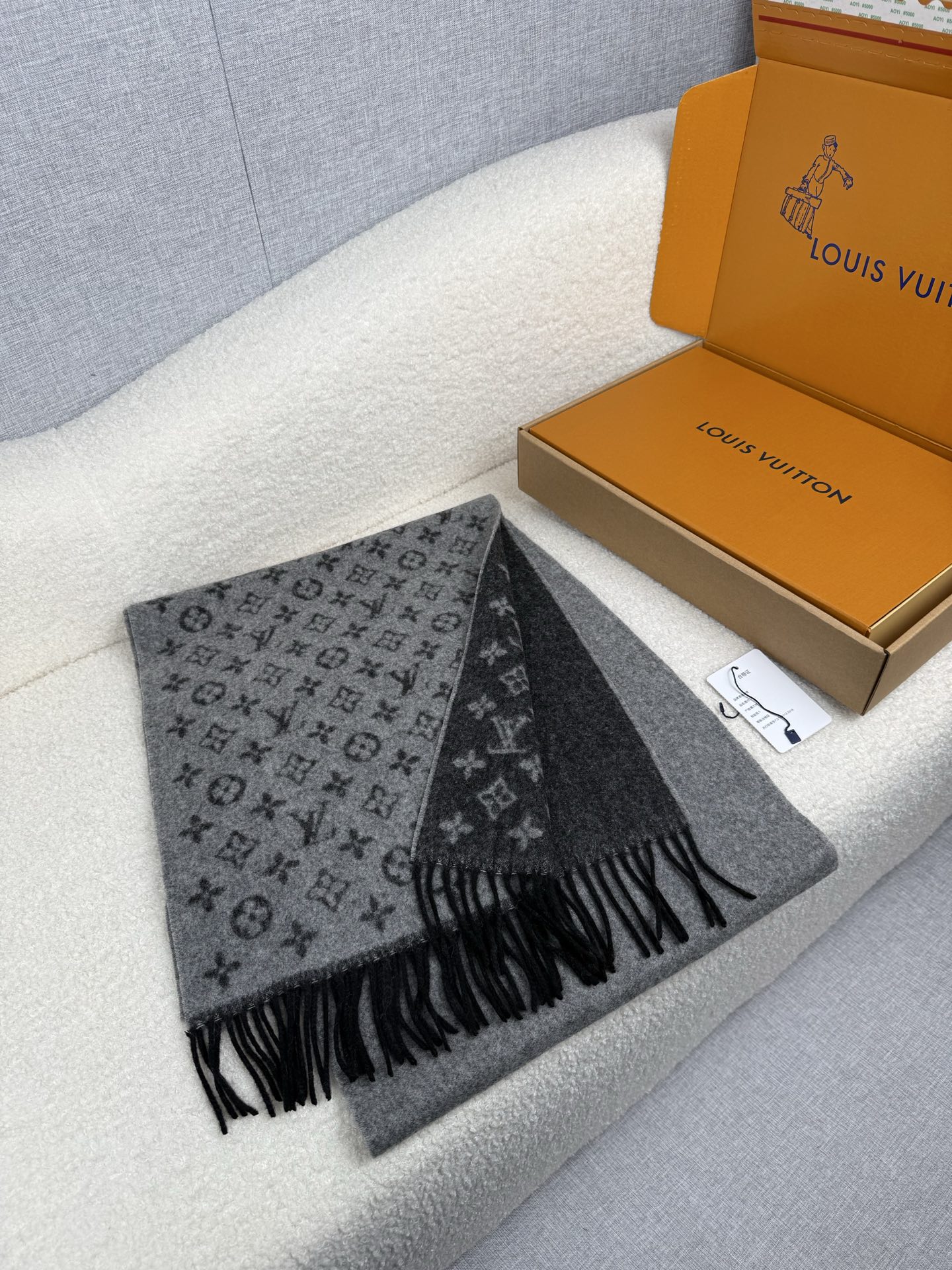 💰。 L家。【男士商务羊绒围巾】怒赞自留，难得的高端男款！家属福利！L非常正的男士围巾~面料大爱，非常柔