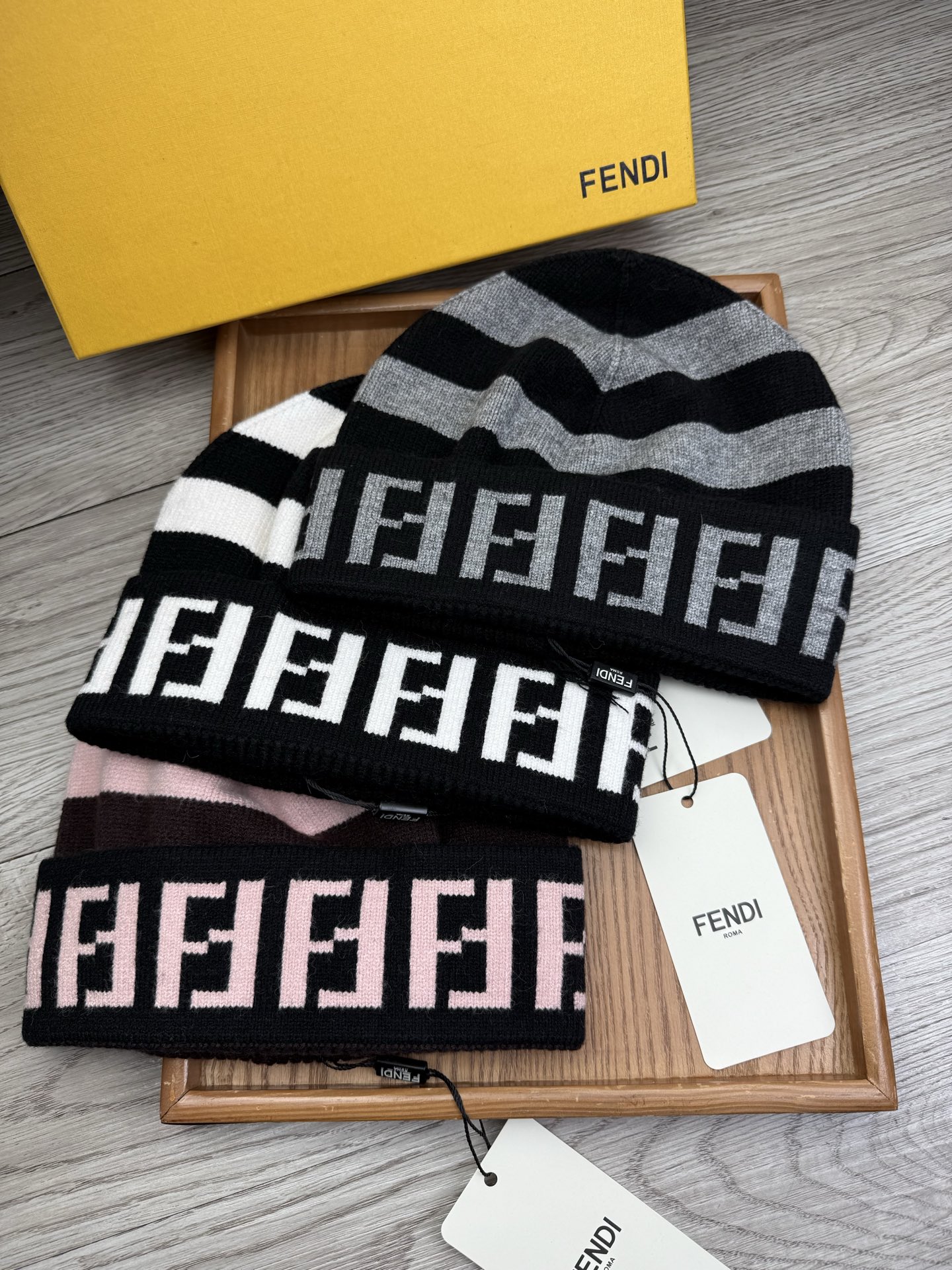 NO:579788,Special offer.F home.Benefits!  [Fine wool knitted single hat] New style is on the shelves, a particularly affordable series of hats, the fabric is fine wool. The density is tight!  Wool knitted fabric feels comfortable and breathable!  Fashionable and chic!  A must-have item for going out on the street, age-reducing, fashionable, and very generous!  The shape of the hat is very nice!  And the price is very beautiful!  It’s a great item to give as a gift or for personal use!  !  Complete trademark hangtags!  !  There are many styles and colors!  Hats bucket hat, baseball cap, knitted hat, hat, fendi, espadrilles, hats19860909特价.F家.福利！【细毛线针织单帽】新款上架,特别实惠的一个系列帽子,面料细毛线.密度紧致！毛线针织面料手感舒适透气性好！款式新颖别致！出街必备单品,减龄又时尚,非常大方！帽型特别好看！而且价格非常美丽！送人自用都是非常不错的一款单品哦！！商标吊牌齐全！！款式多多,颜色多多！帽子渔夫帽棒球帽针织帽,帽子,fendi,espadrilles,hats,hat