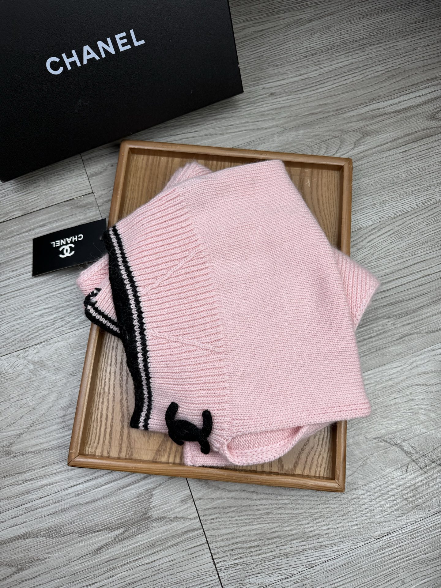 🌹。C家。【两件套-羊毛套装帽子】经典套装帽子！帽子➕围巾！70%羊毛+30%兔毛。暖暖哒超级舒服～冬日小姐姐减龄神器哦