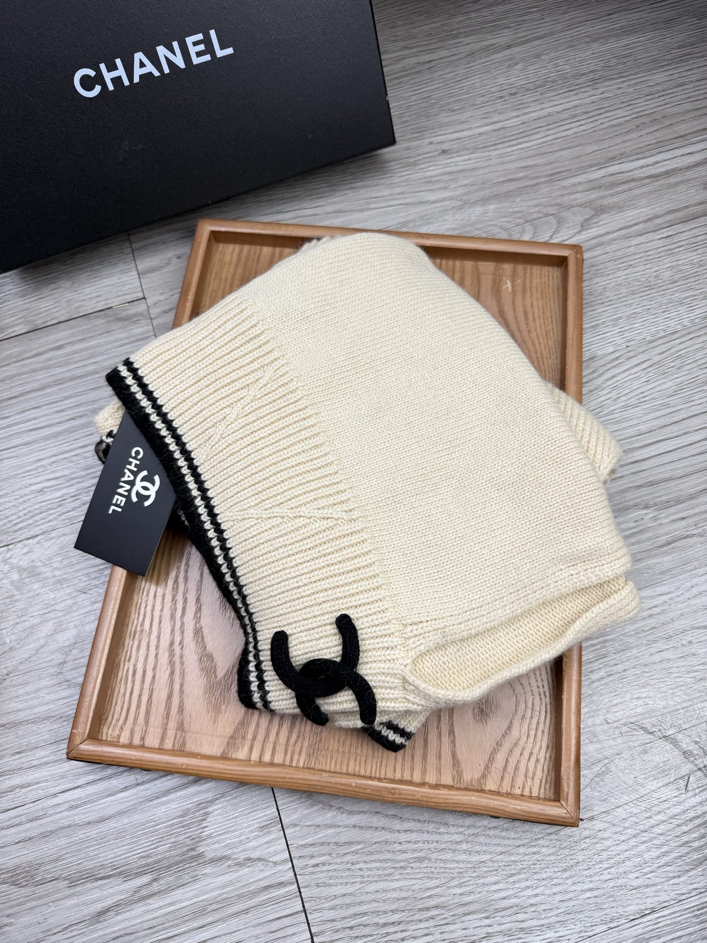 🌹。C家。【两件套-羊毛套装帽子】经典套装帽子！帽子➕围巾！70%羊毛+30%兔毛。暖暖哒超级舒服～冬日小姐姐减龄神器哦