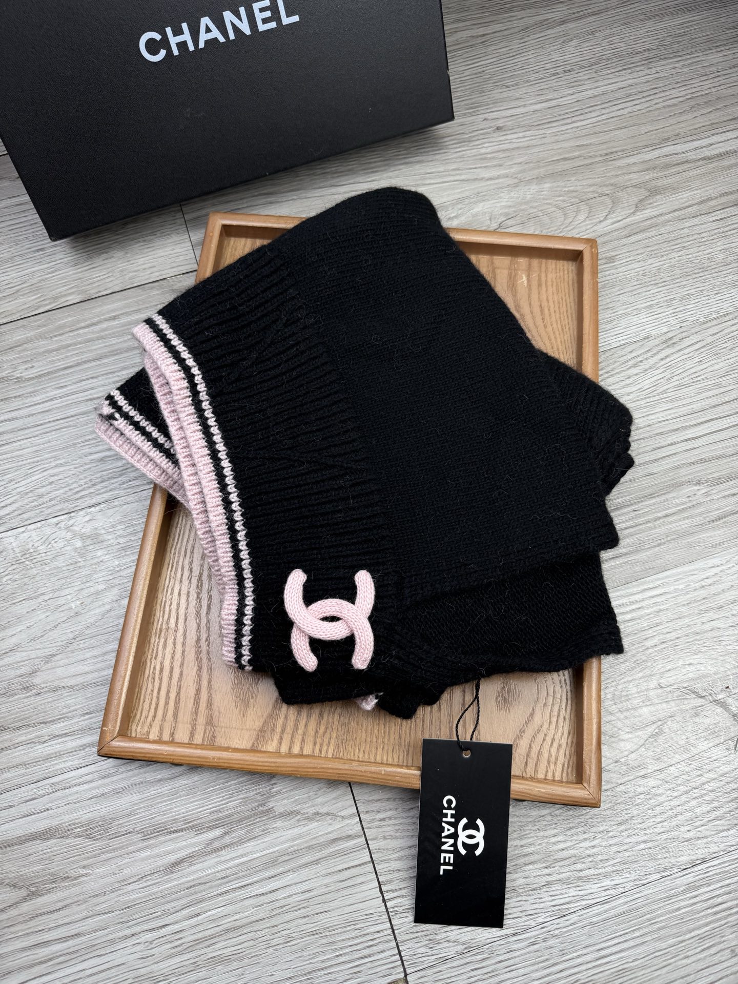 🌹。C家。【两件套-羊毛套装帽子】经典套装帽子！帽子➕围巾！70%羊毛+30%兔毛。暖暖哒超级舒服～冬日小姐姐减龄神器哦