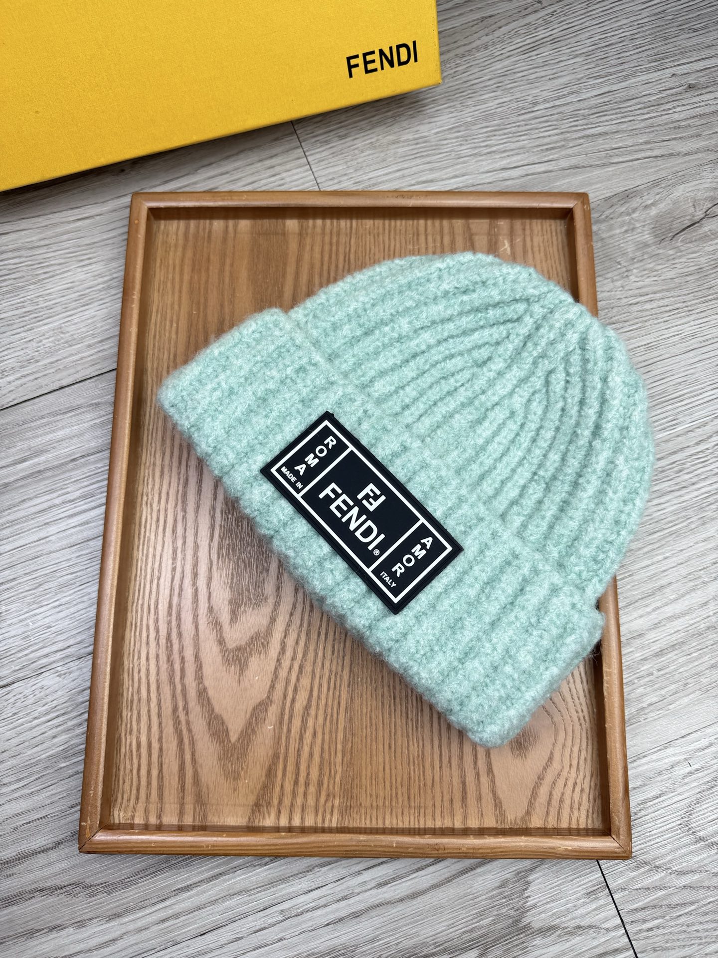 。F家。福利！【细毛线针织单帽】新款上架，特别实惠的一个系列帽子，面料：细毛线。密度紧致！毛线针织面料手