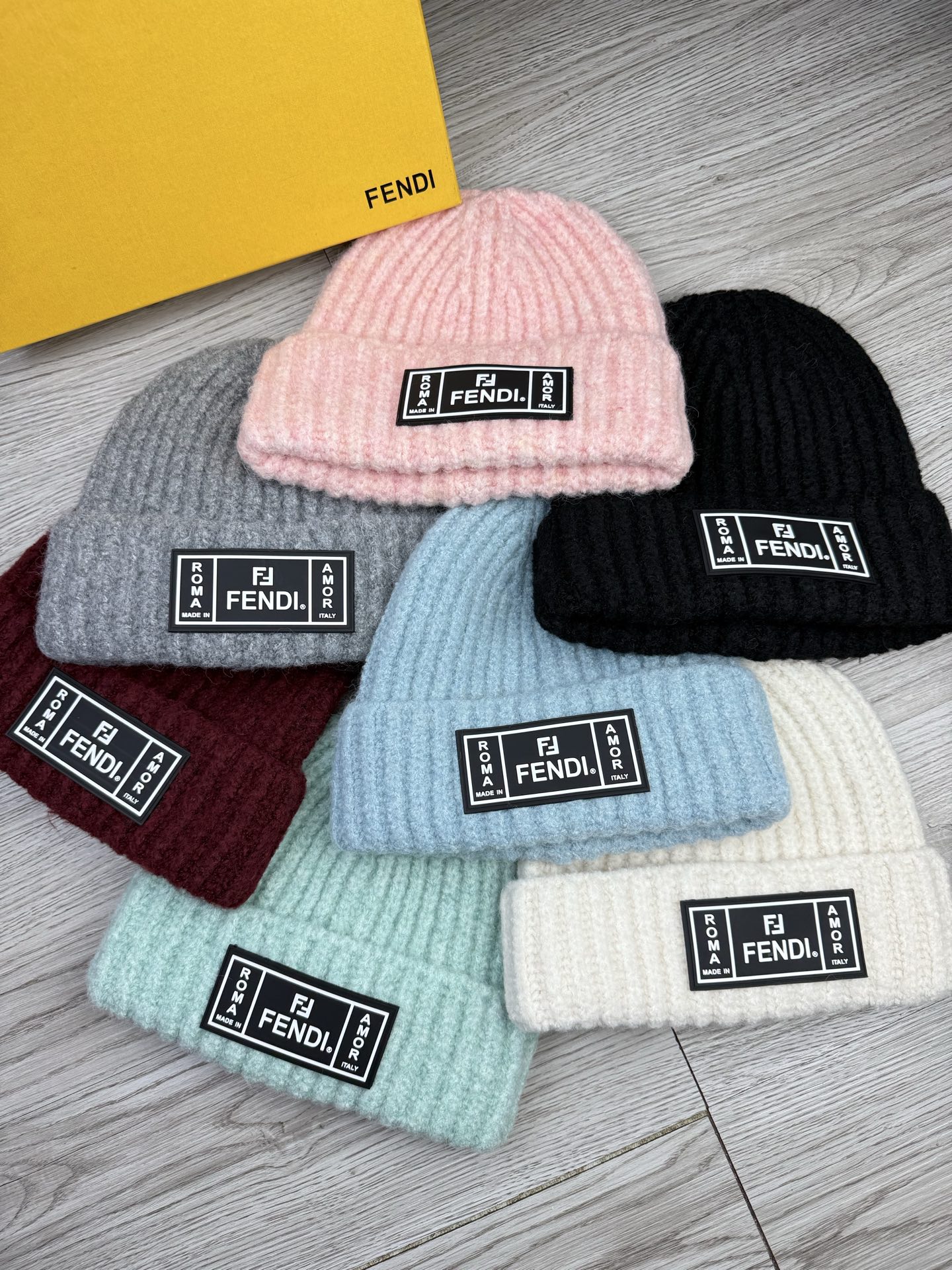 NO:580496,Special offer.F home.Benefits!  [Fine wool knitted single hat] New style is on the shelves, a particularly affordable series of hats, the fabric is fine wool. The density is tight!  Wool knitted fabric feels comfortable and breathable!  Fashionable and chic!  A must-have item for going out on the street, age-reducing, fashionable, and very generous!  The shape of the hat is very nice!  And the price is very beautiful!  It’s a great item to give as a gift or for personal use!  !  Complete trademark hangtags!  !  There are many styles and colors!  Hats bucket hat, baseball cap, knitted hat, hat, fendi, espadrilles, hats19860909特价.F家.福利！【细毛线针织单帽】新款上架,特别实惠的一个系列帽子,面料细毛线.密度紧致！毛线针织面料手感舒适透气性好！款式新颖别致！出街必备单品,减龄又时尚,非常大方！帽型特别好看！而且价格非常美丽！送人自用都是非常不错的一款单品哦！！商标吊牌齐全！！款式多多,颜色多多！帽子渔夫帽棒球帽针织帽,帽子,fendi,espadrilles,hats,hat