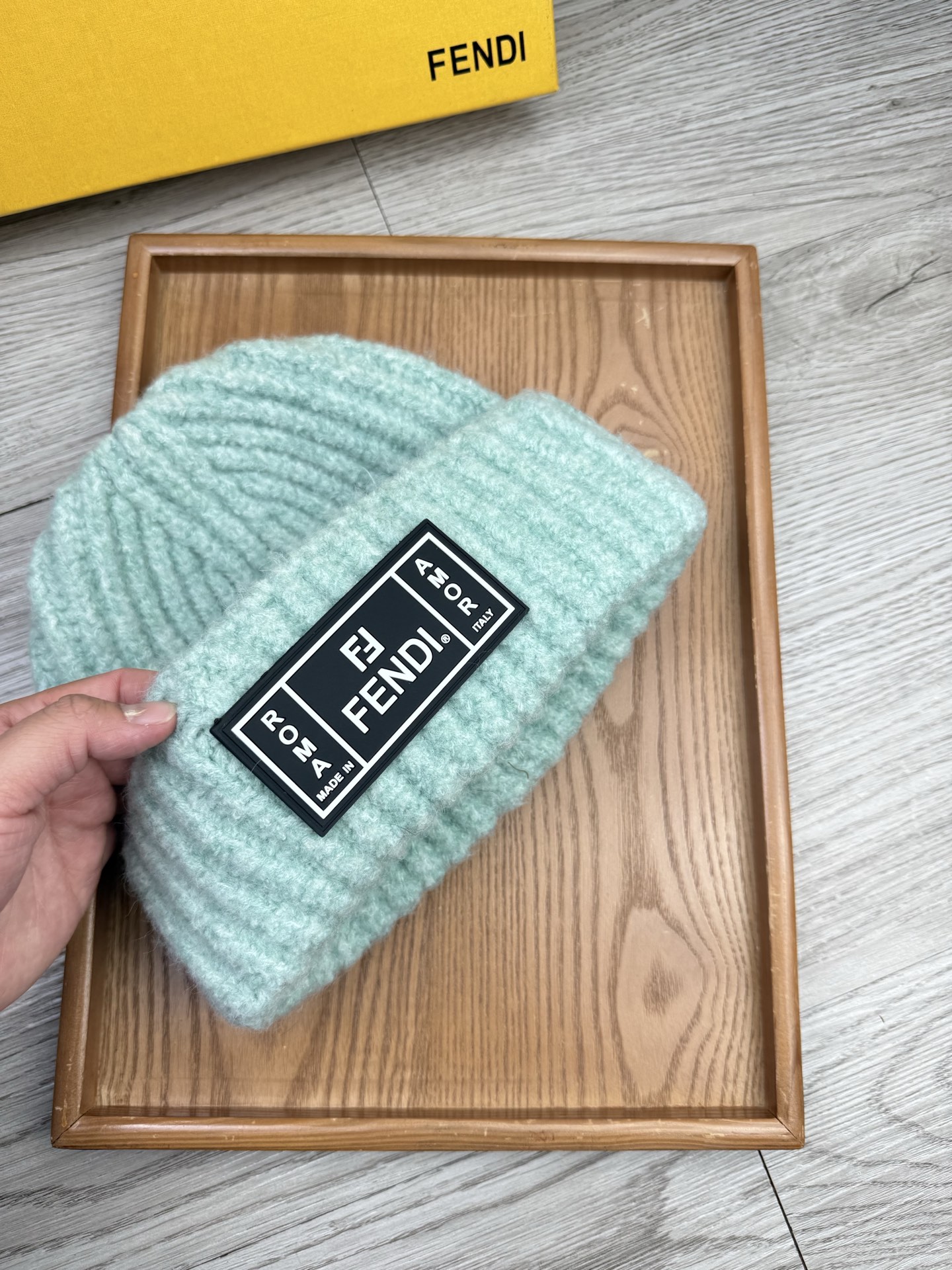 。F家。福利！【细毛线针织单帽】新款上架，特别实惠的一个系列帽子，面料：细毛线。密度紧致！毛线针织面料手