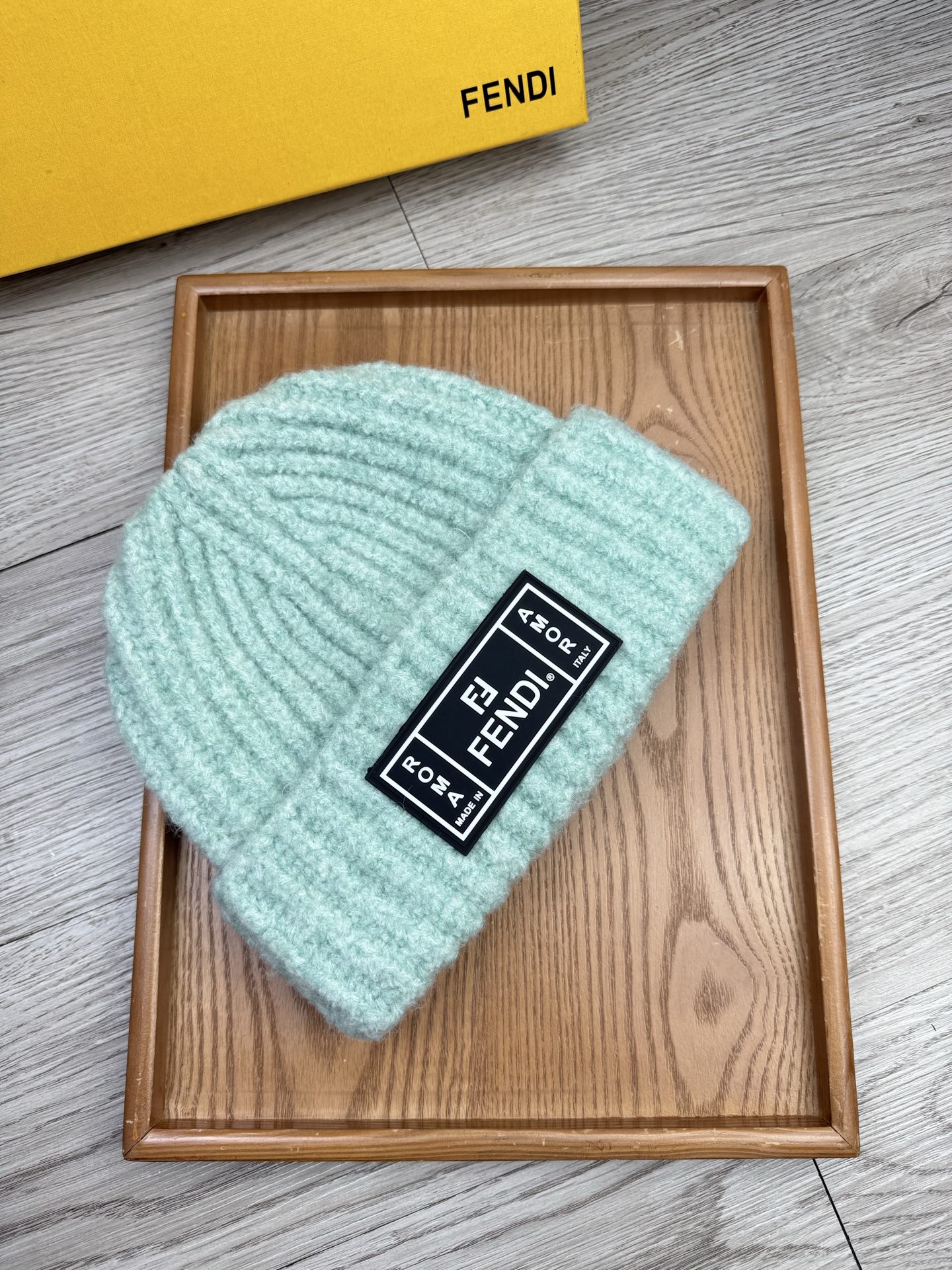 。F家。福利！【细毛线针织单帽】新款上架，特别实惠的一个系列帽子，面料：细毛线。密度紧致！毛线针织面料手