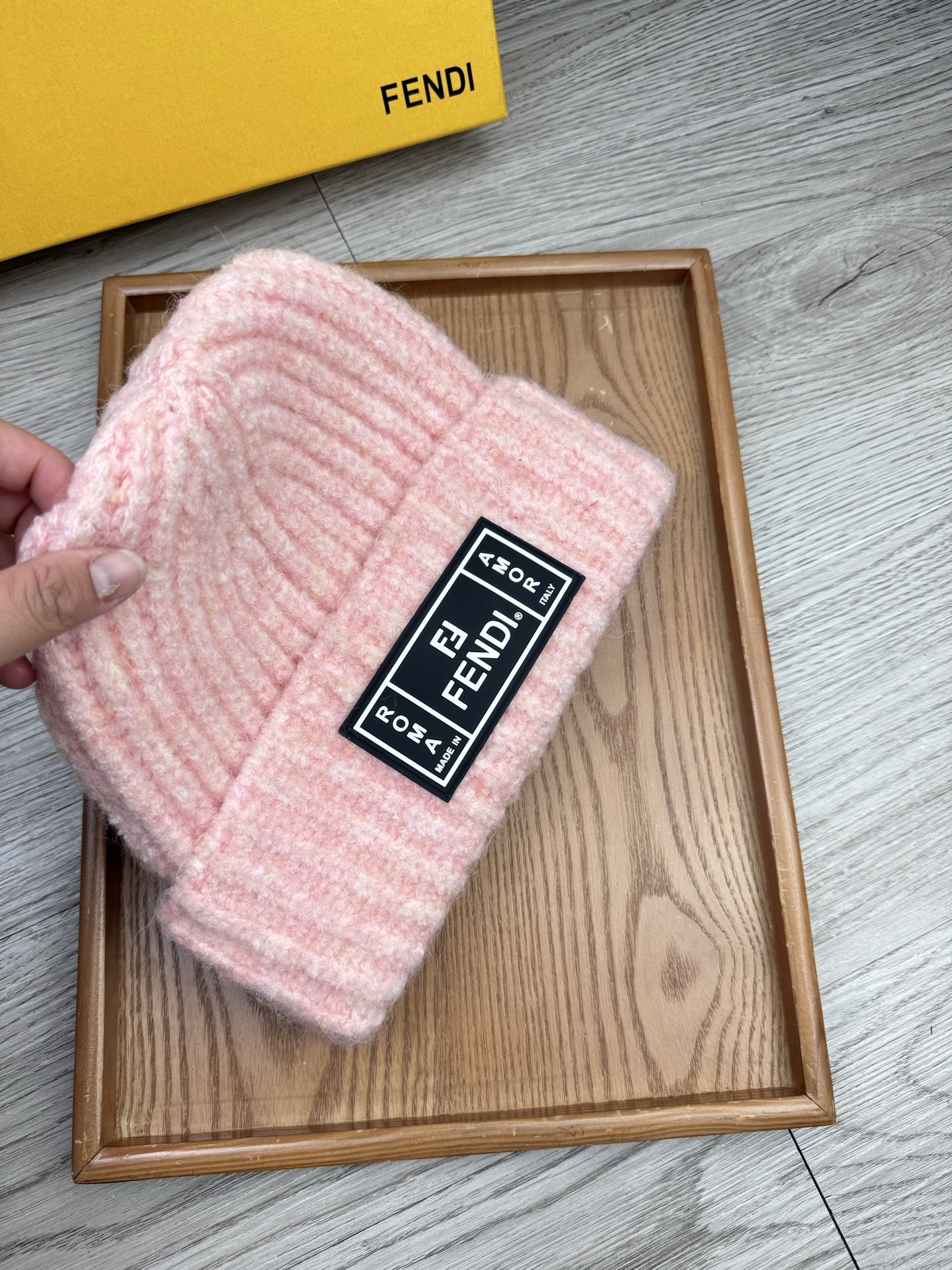 。F家。福利！【细毛线针织单帽】新款上架，特别实惠的一个系列帽子，面料：细毛线。密度紧致！毛线针织面料手