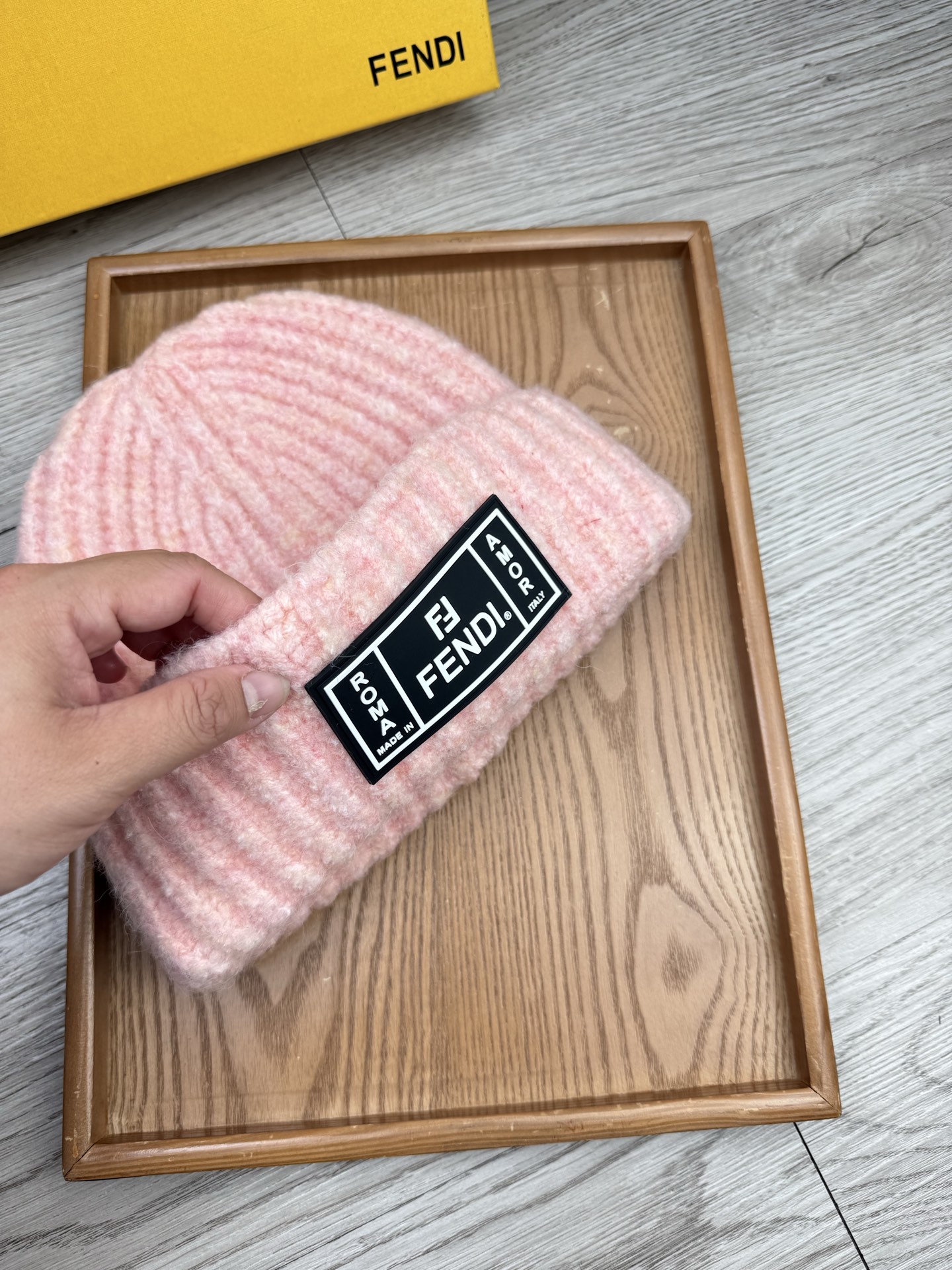 。F家。福利！【细毛线针织单帽】新款上架，特别实惠的一个系列帽子，面料：细毛线。密度紧致！毛线针织面料手