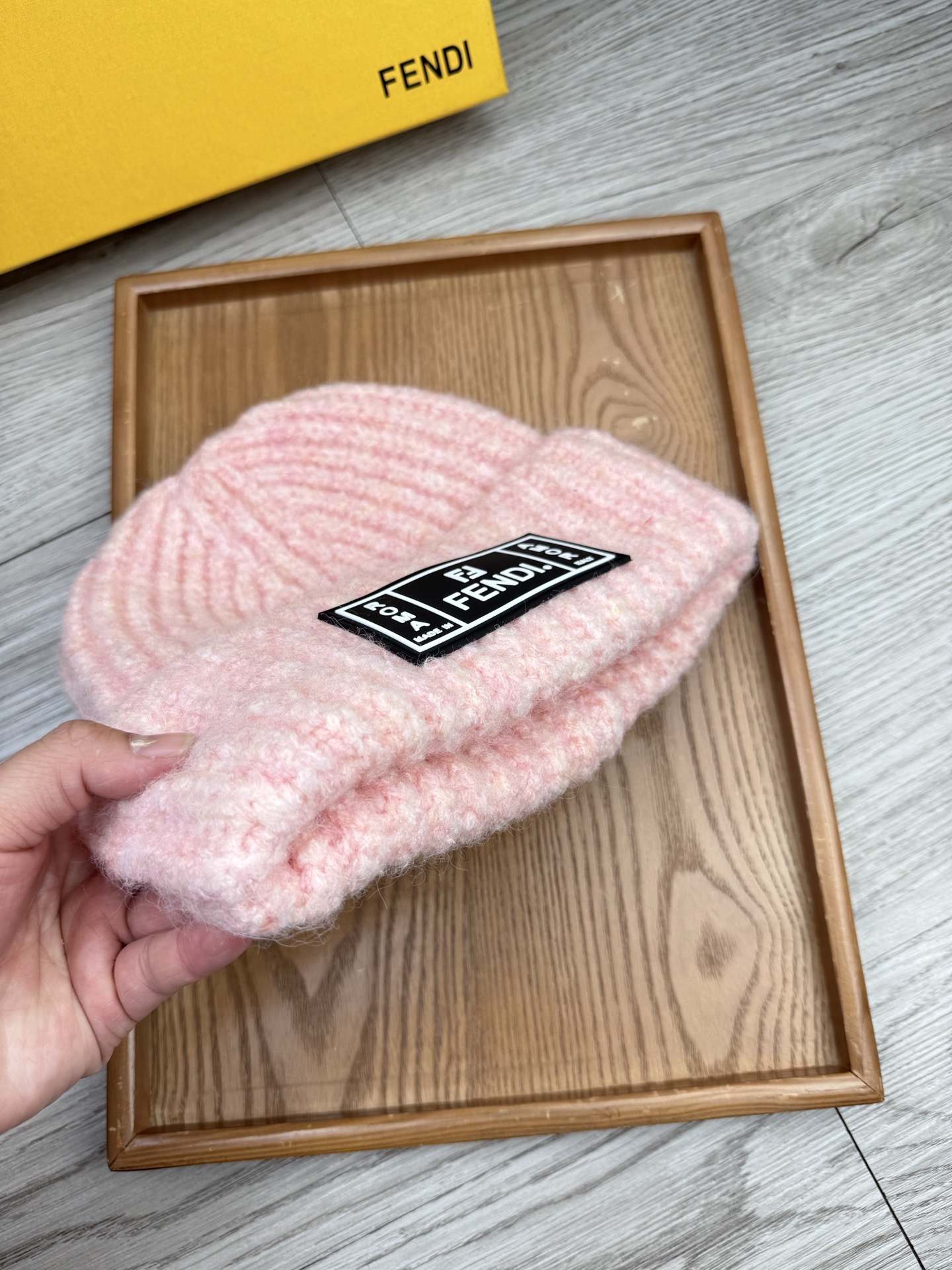 。F家。福利！【细毛线针织单帽】新款上架，特别实惠的一个系列帽子，面料：细毛线。密度紧致！毛线针织面料手